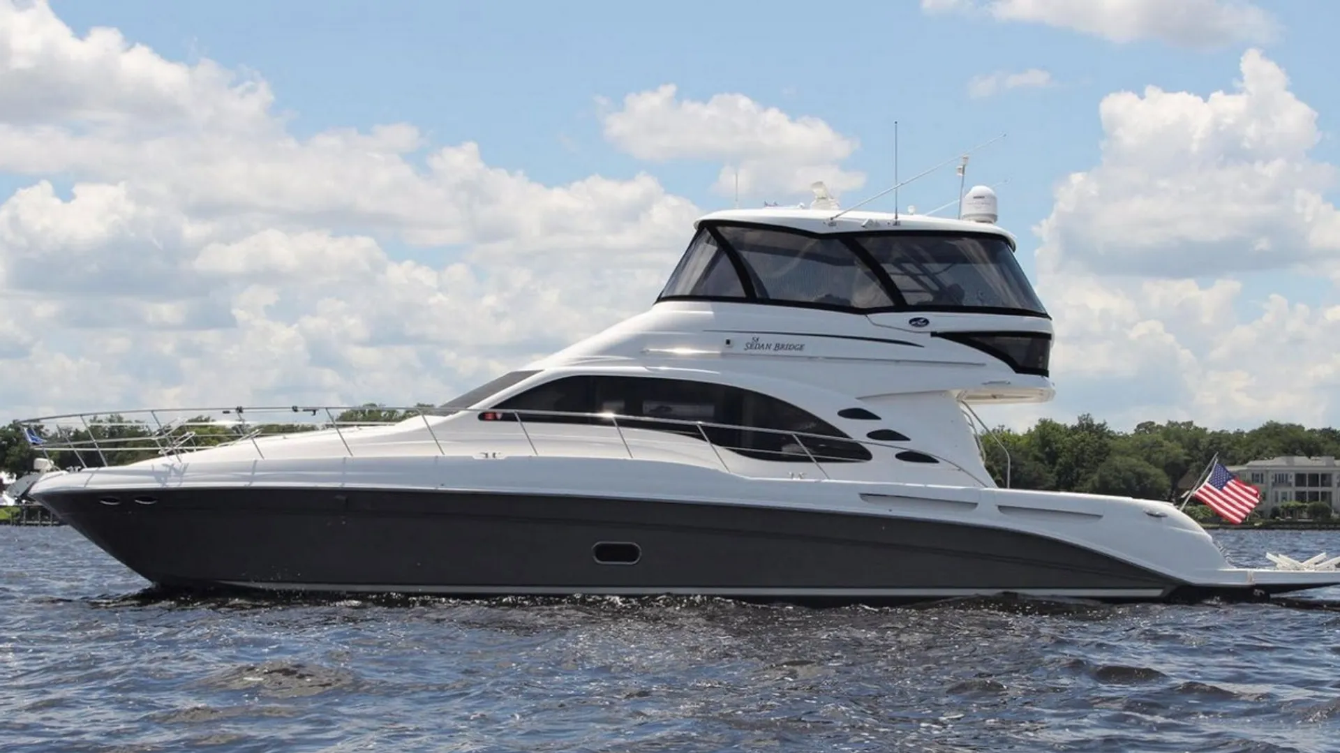 Sea Ray Boats 52 Sedan Bridge in Brooklyn, NY