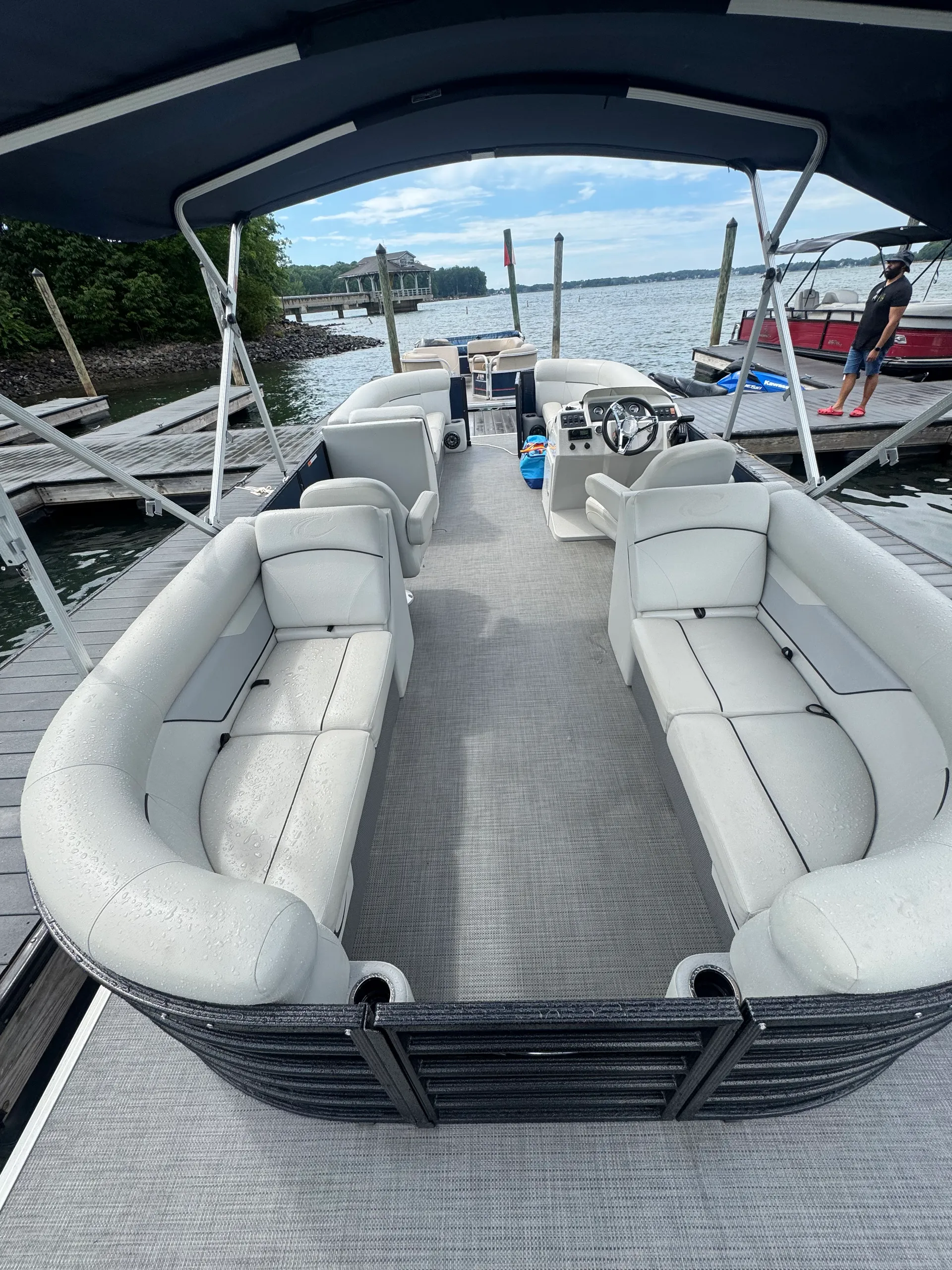 CREST PONTOONS CLASSIC LX 220 L in Huntersville, NC — photo 2