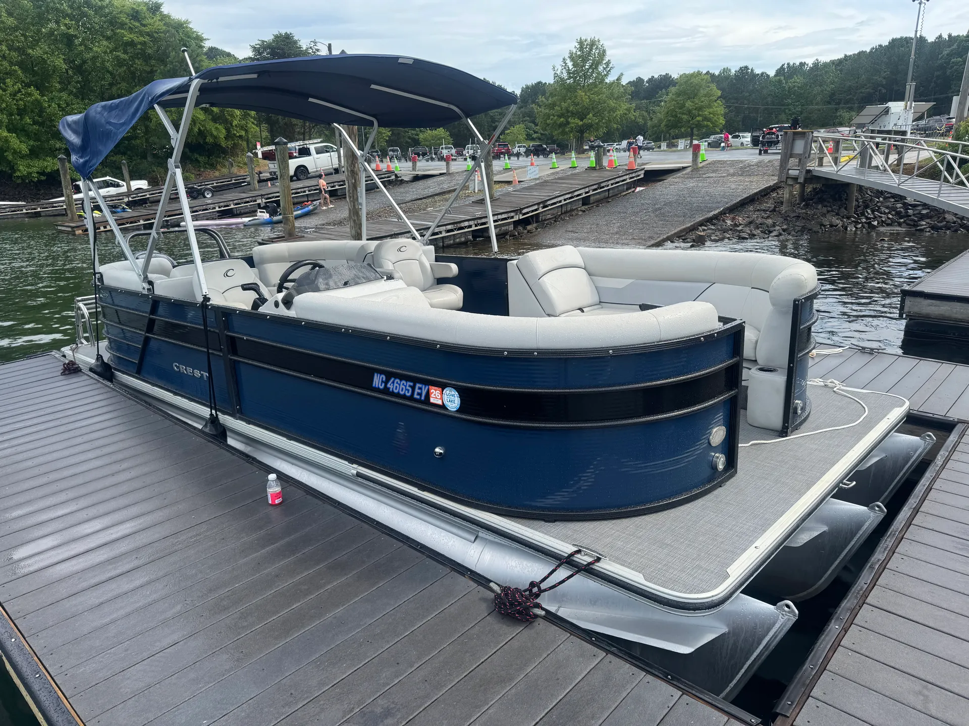 CREST PONTOONS CLASSIC LX 220 L in Huntersville, NC — photo 3
