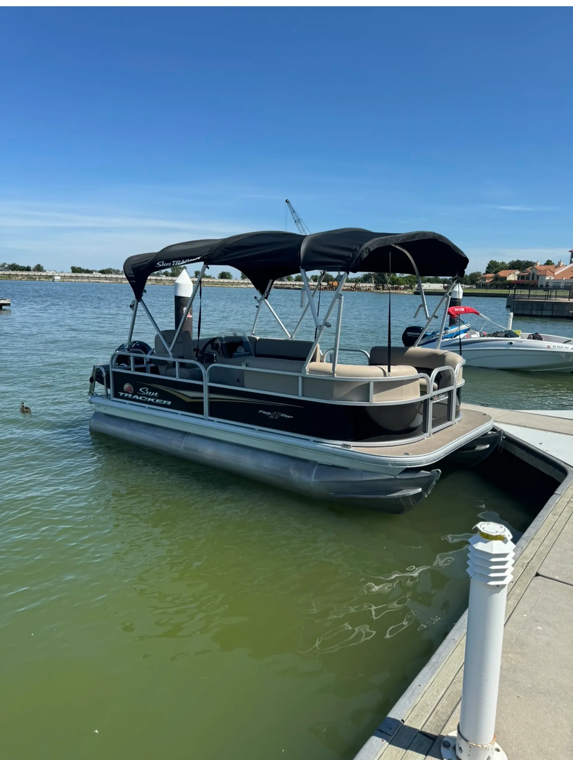 Sun Tracker Party Barge 16 in Rowlett, TX — photo 3