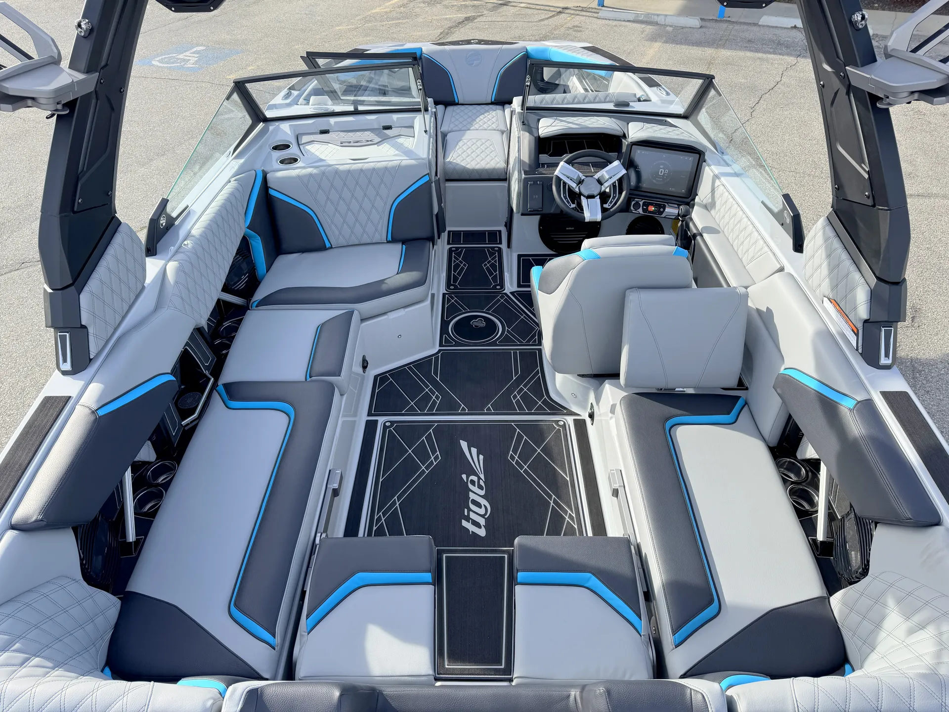 2025 Tige rzx22 - Wakesurf Boat 