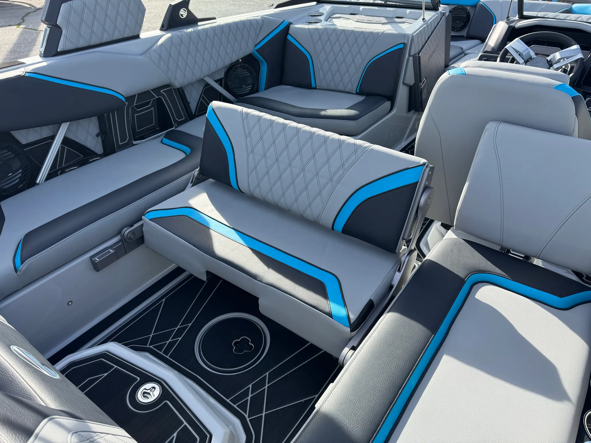 2025 Tige rzx22 - Wakesurf Boat 