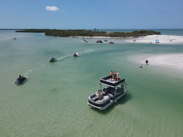 Rent a AVALON PONTOONS motor yacht in St. Petersburg, FL near me