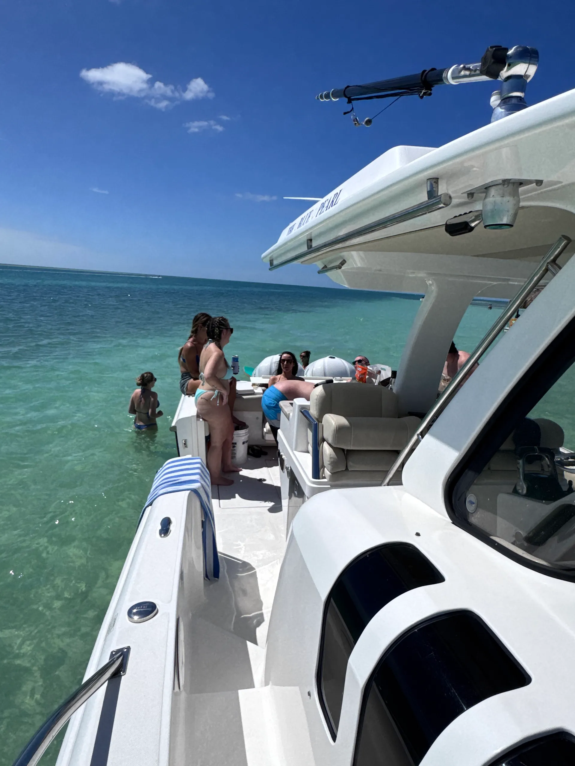 Private Center Console Yacht – Luxury Meets Adventure, Your Way