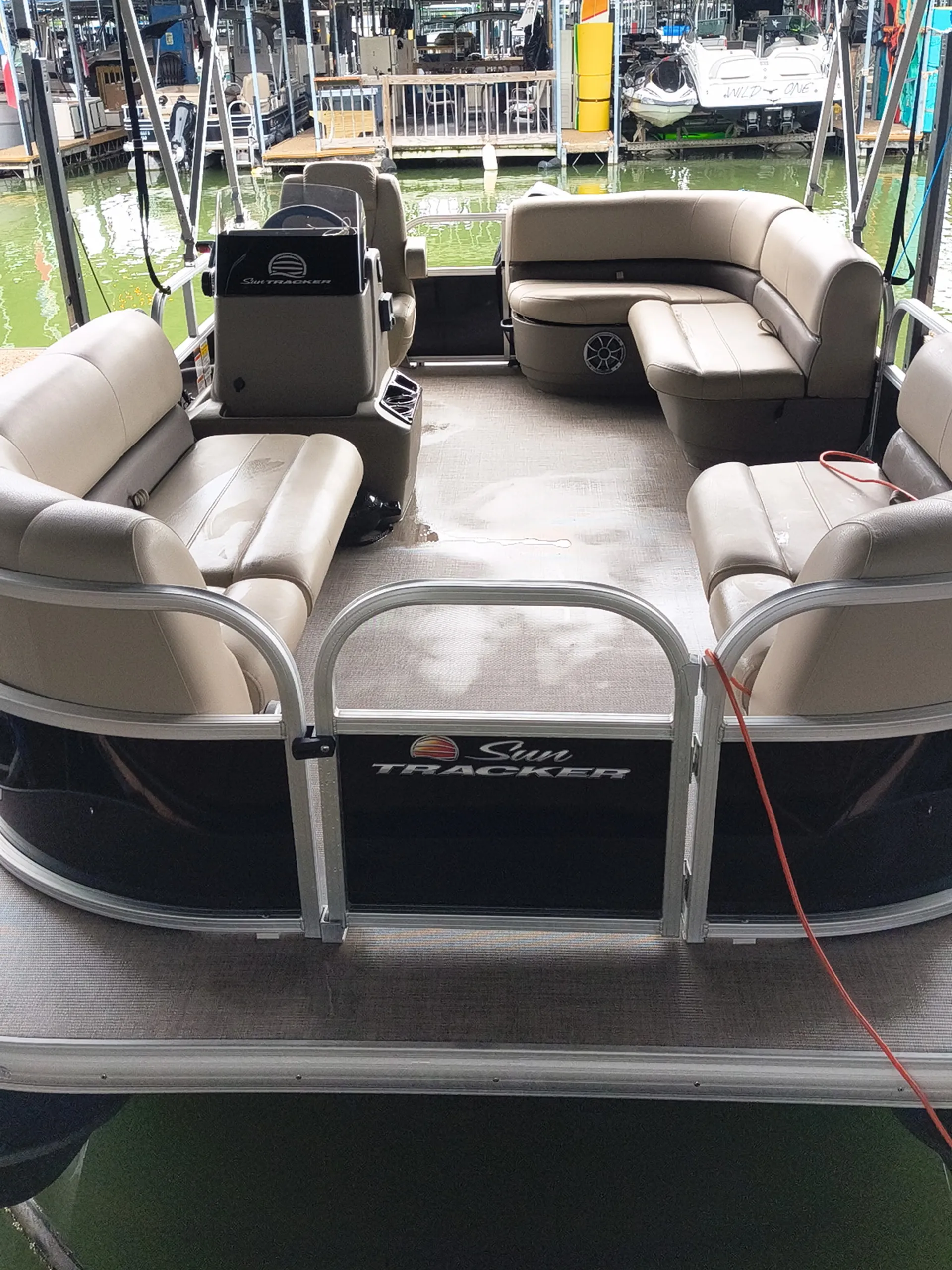 Sun Tracker Party Barge 16 in Rowlett, TX — photo 4