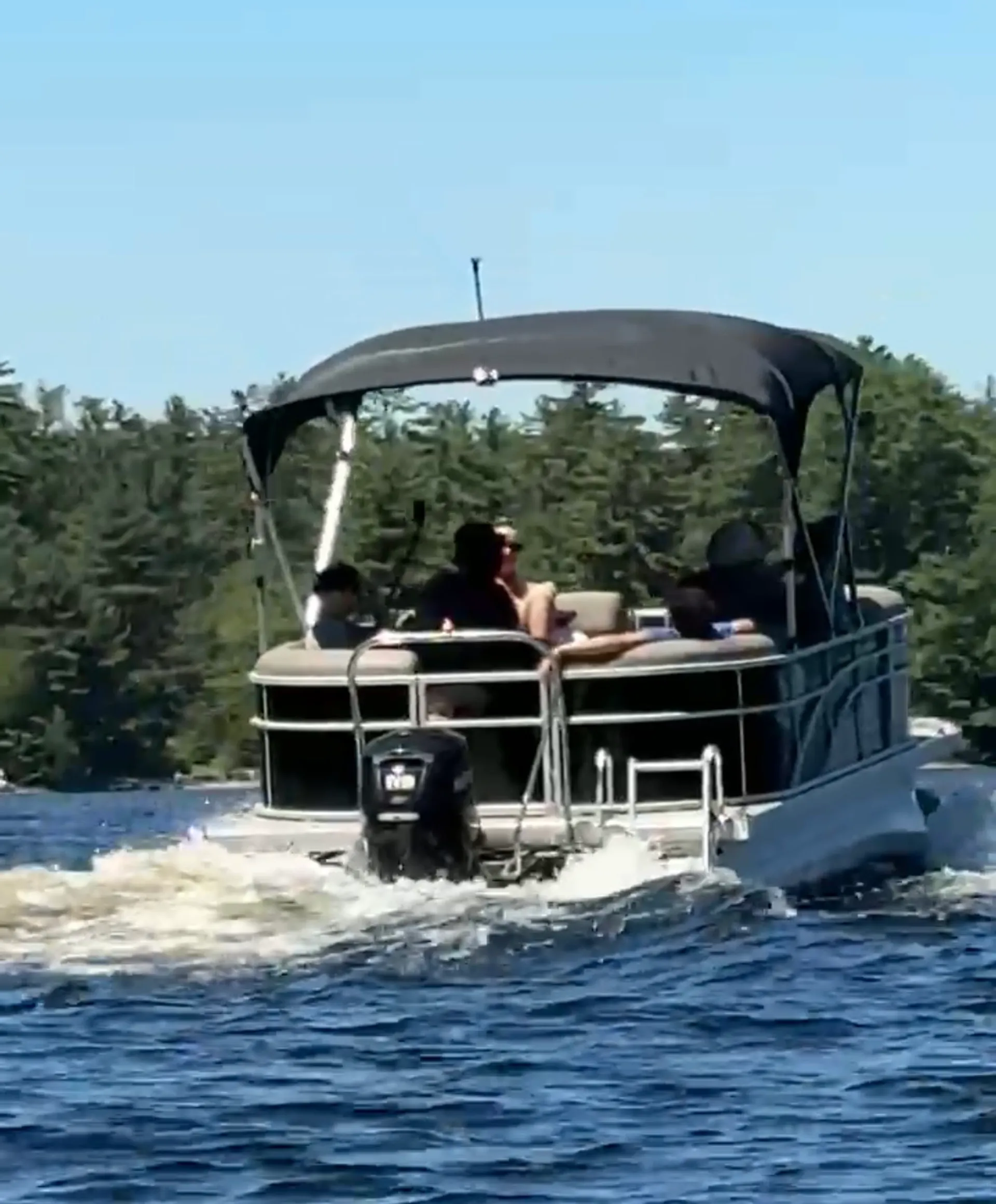 Ready at the Dock – Relax, Cruise, Repeat on Your Perfect Lake Day