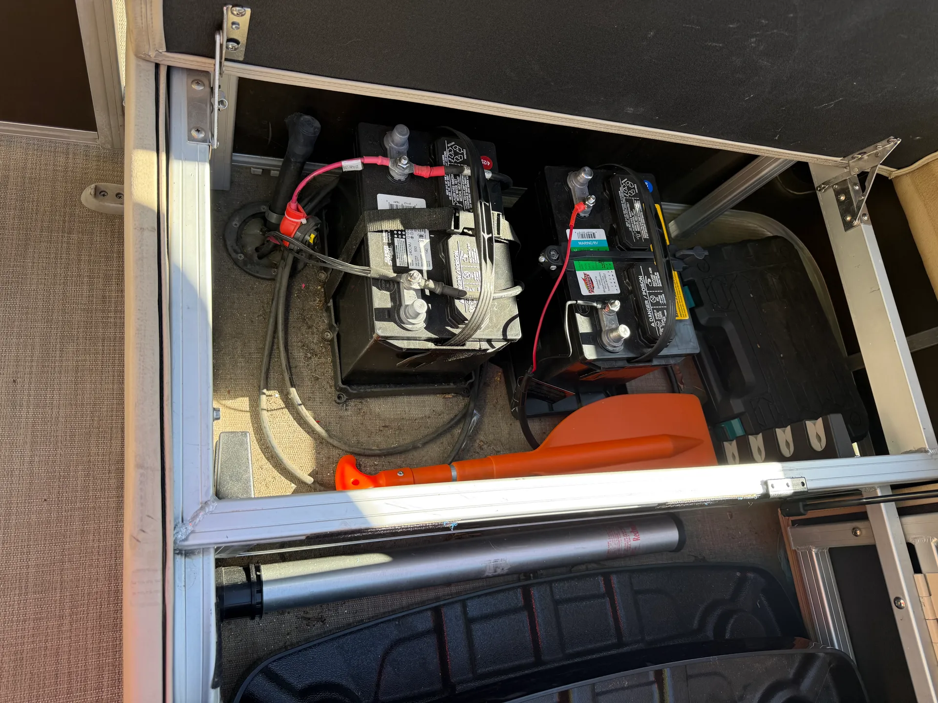 22' Party Barge: 2019 Sun Tracker Pontoon Rental 🚤
