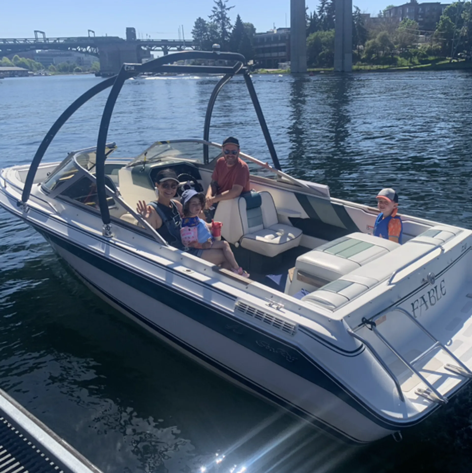 Sea Ray Boats 21 Bow Rider in Seattle, WA