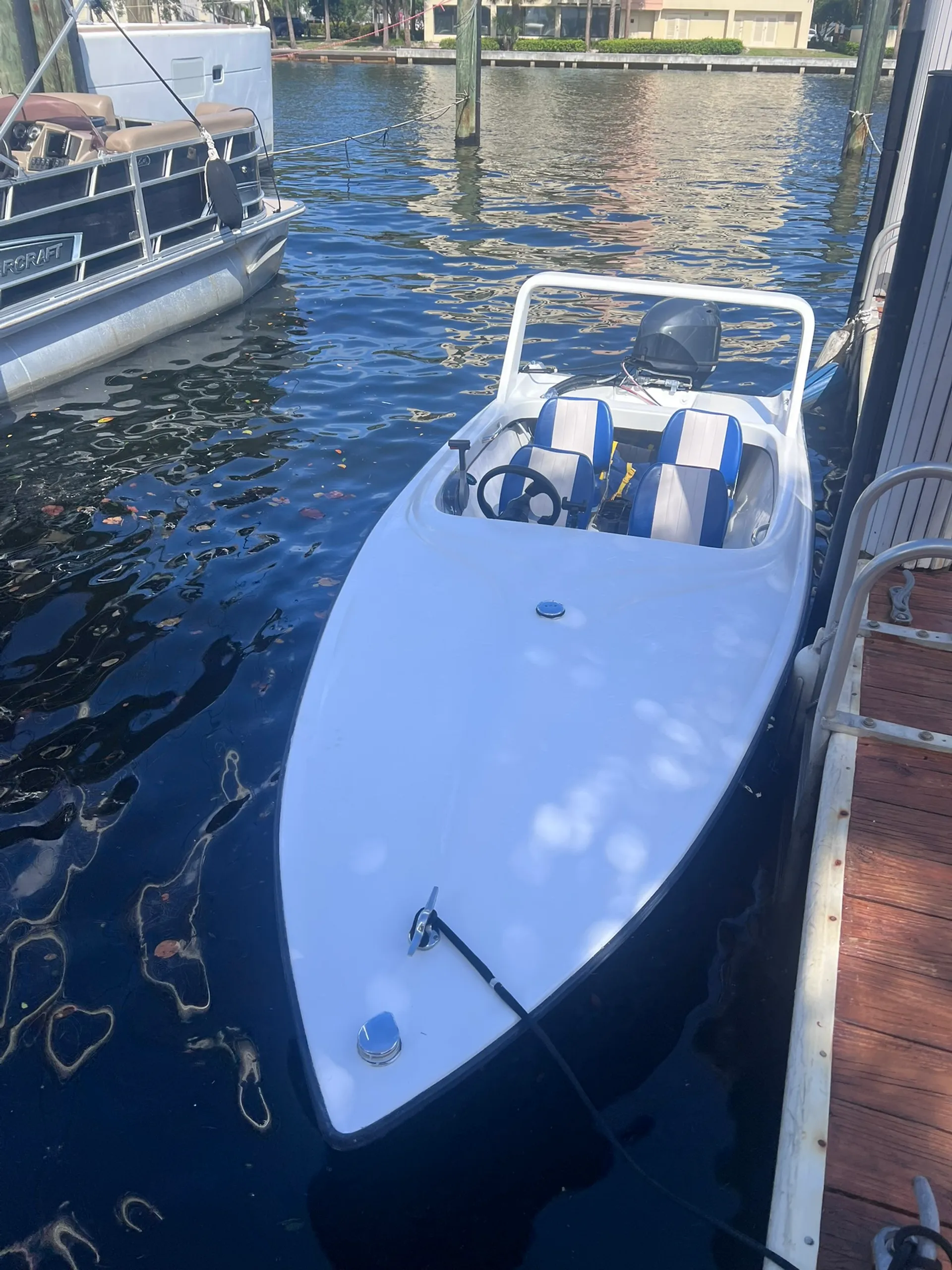 Exhilerator 151 Mini Power Boat in Hollywood, FL — photo 4