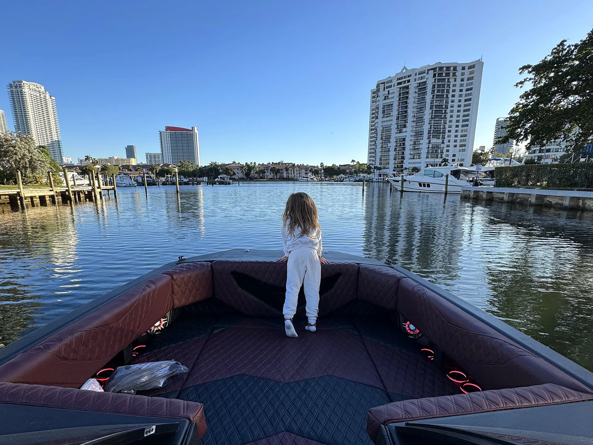 PERULLA HEADLINER in Hallandale Beach, FL — photo 4