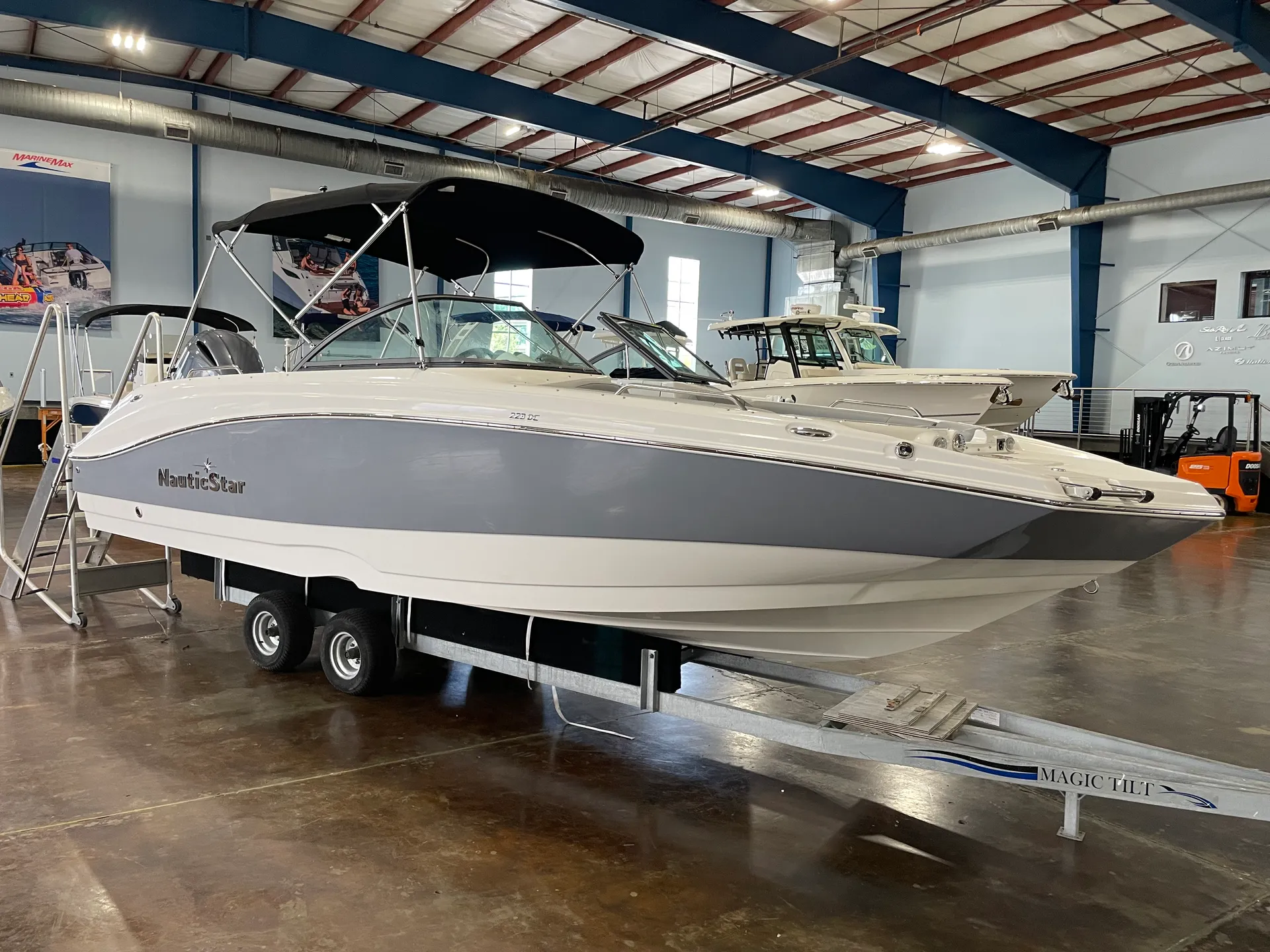 NAUTICSTAR BOATS 223 DC W/F150XB in Tampa, FL