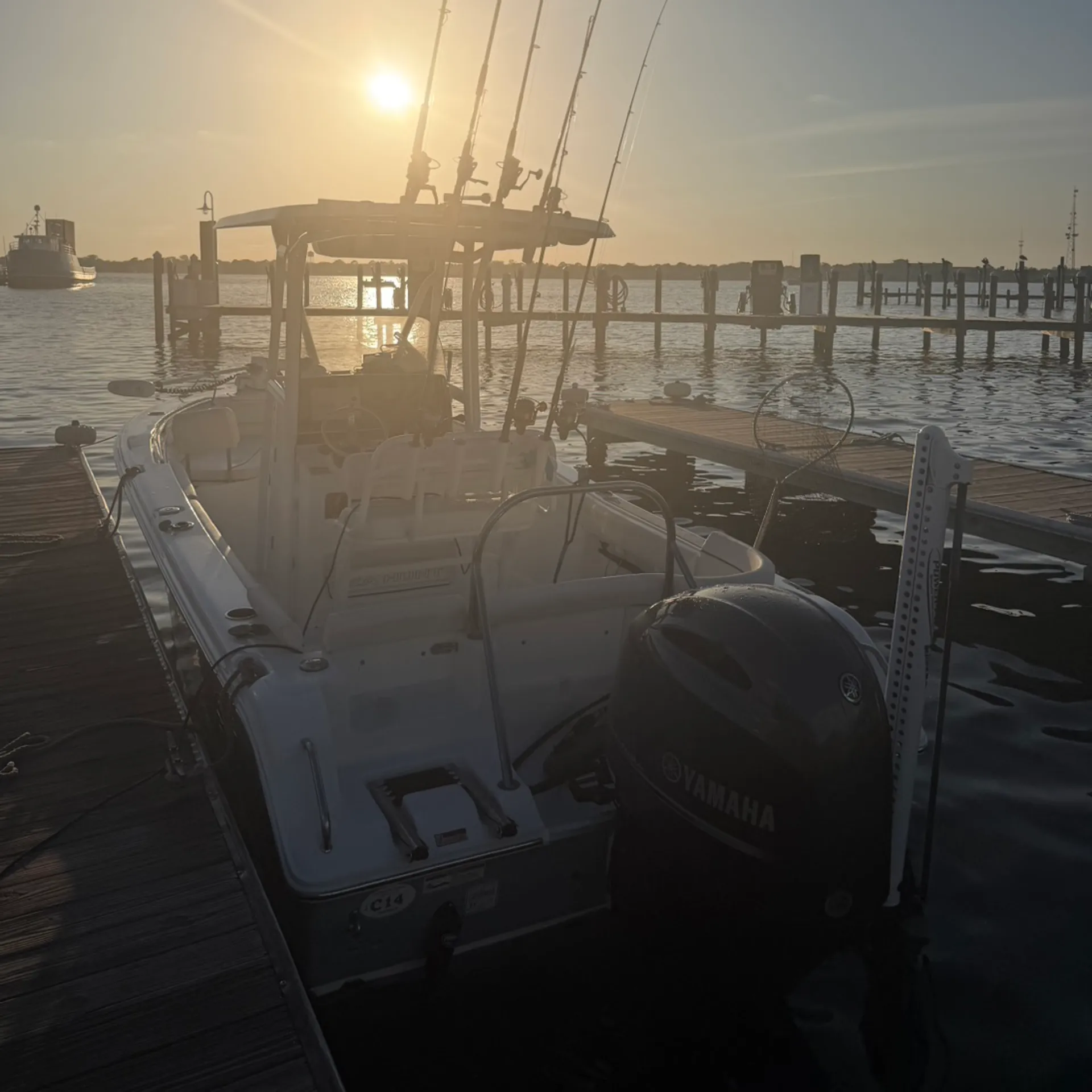 SEA HUNT BOATS ULTRA 211 in Shalimar, FL — photo 3