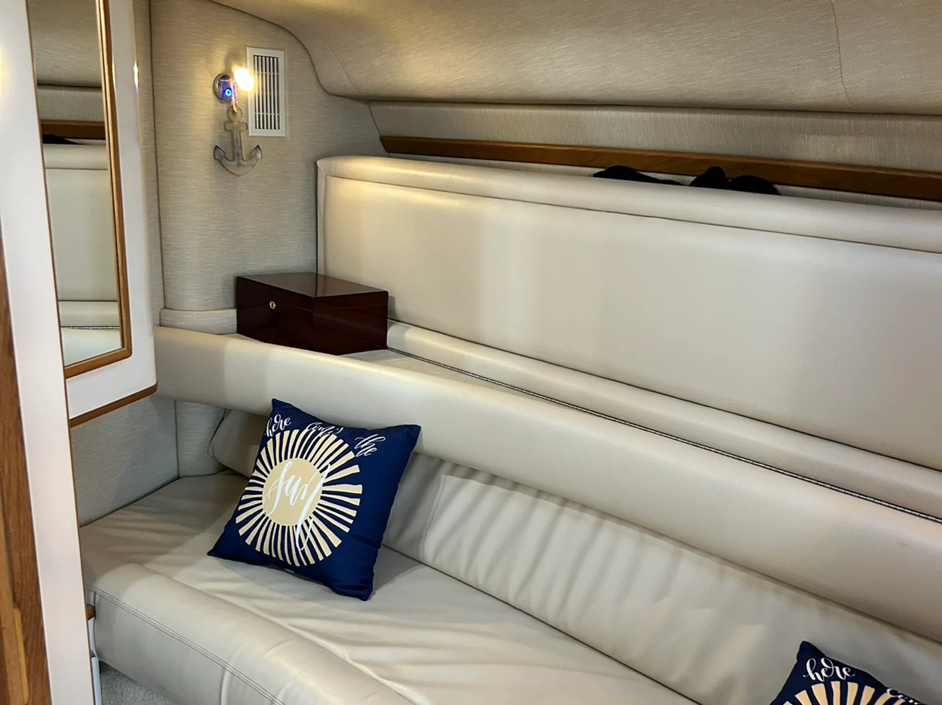 Chicago Skyline Luxe — 40-Foot Private Yacht