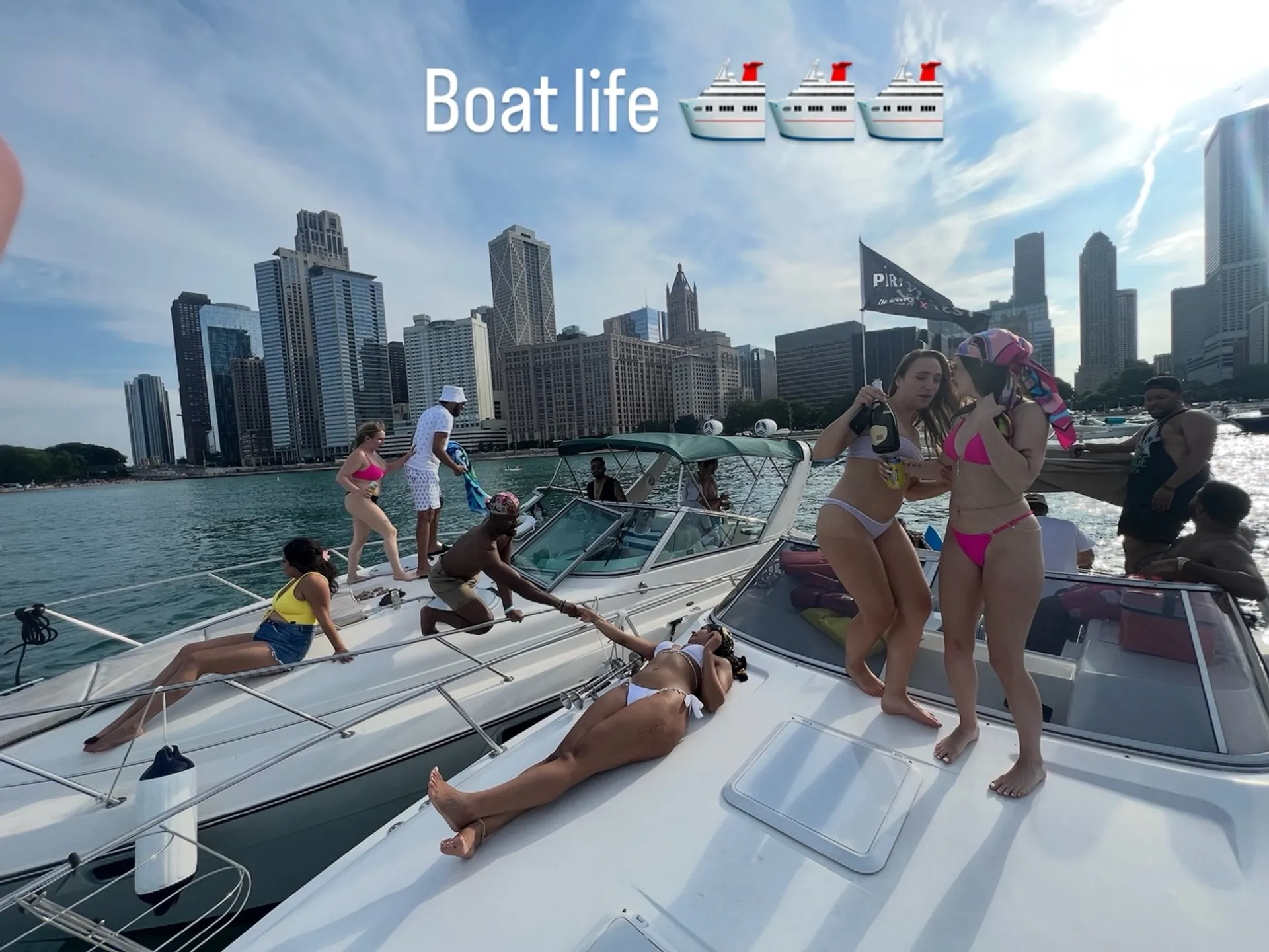Chicago Skyline Luxe — 40-Foot Private Yacht
