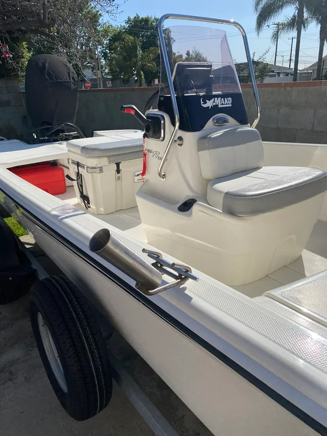 Rent a MAKO MARINE center console in Montclair, CA near me