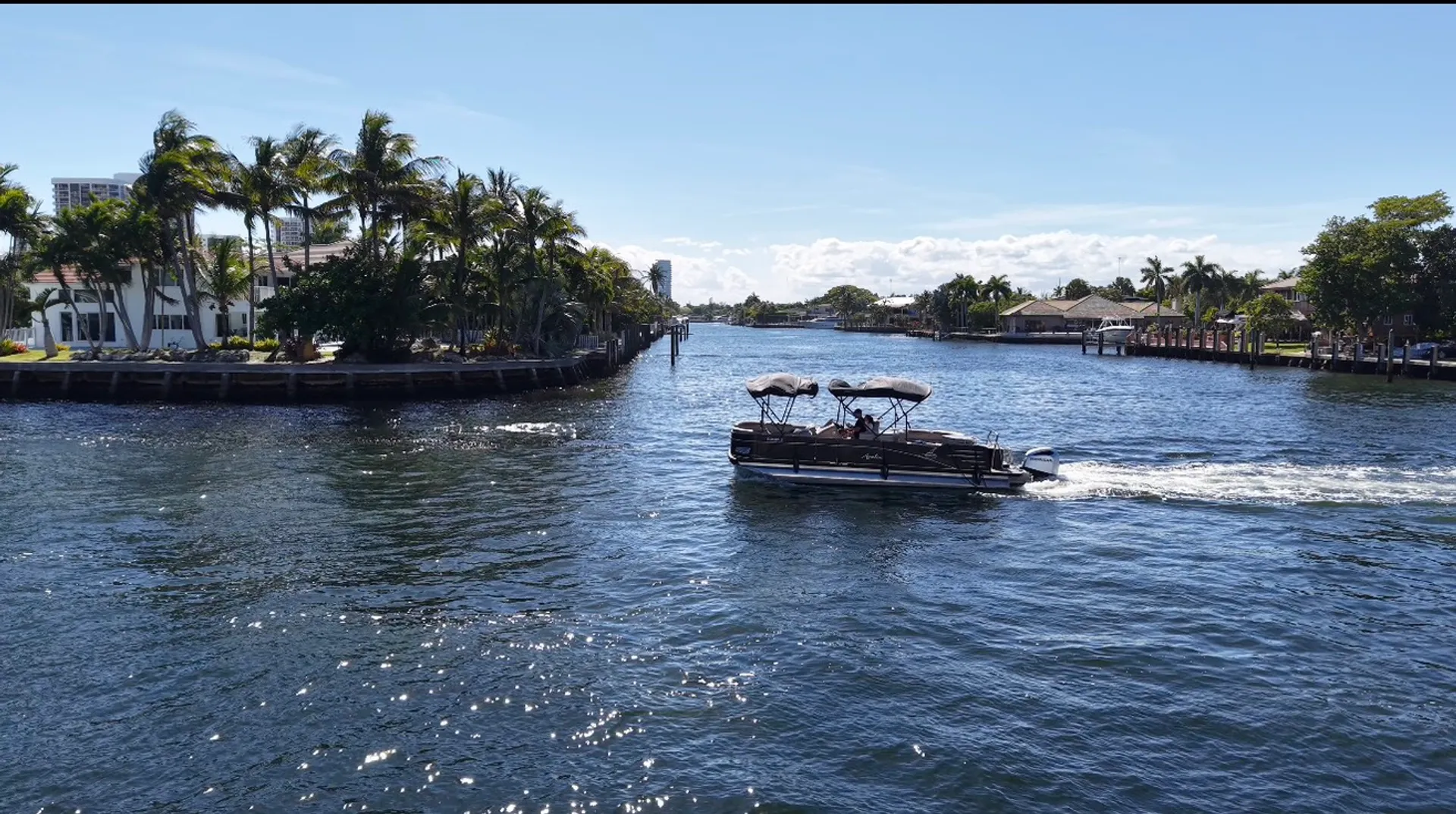 Avalon Pontoons 27' Paradise Funship in Hallandale Beach, FL — photo 2