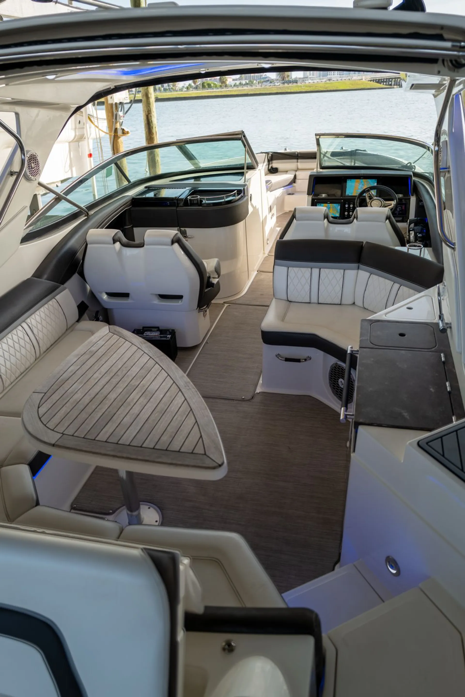 SEA RAY BOATS 350 SLX in Miami, FL — photo 8