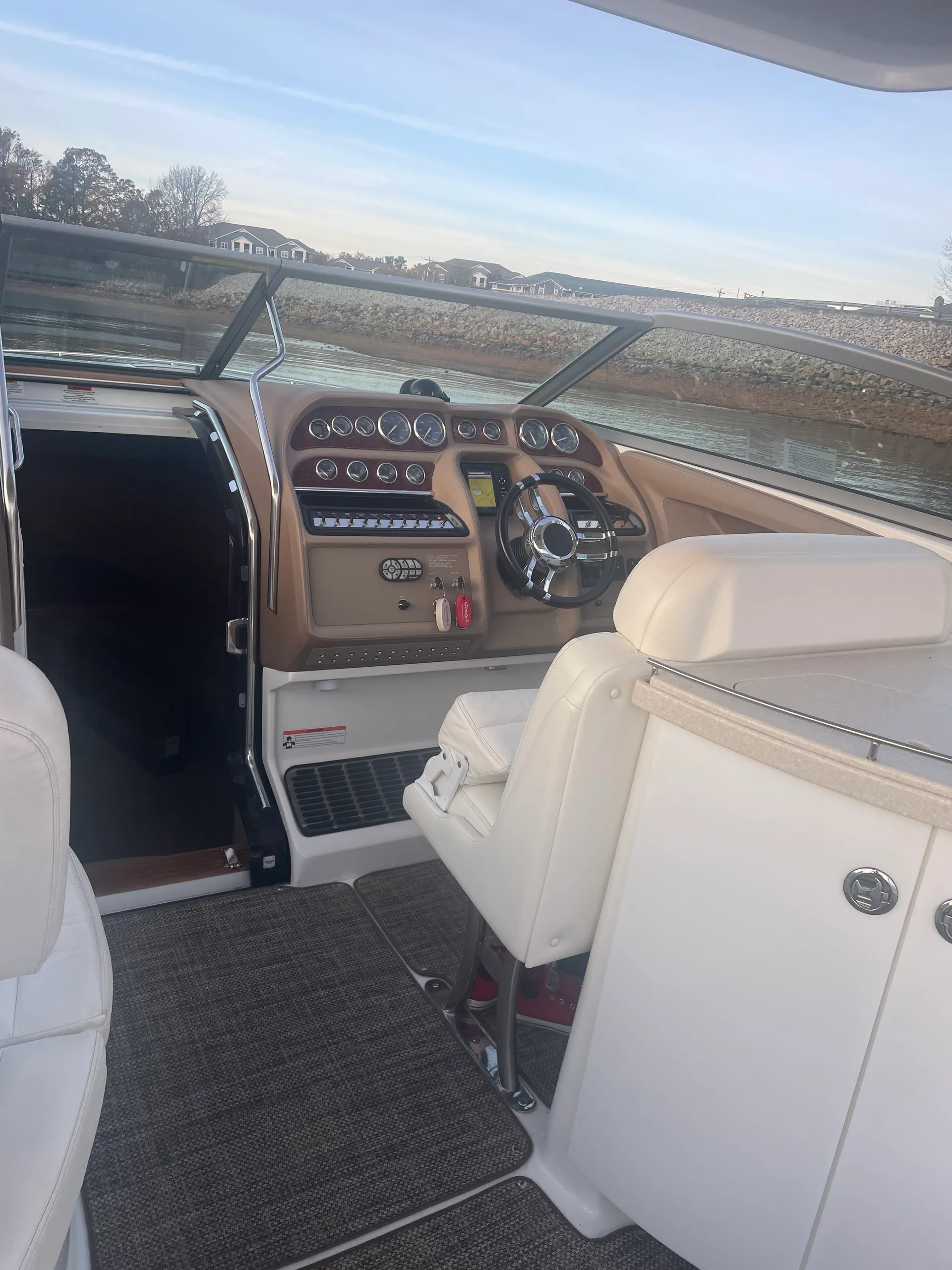Romantic Cobalt Escape — 34’9” Cobalt 323 on Lake Murray