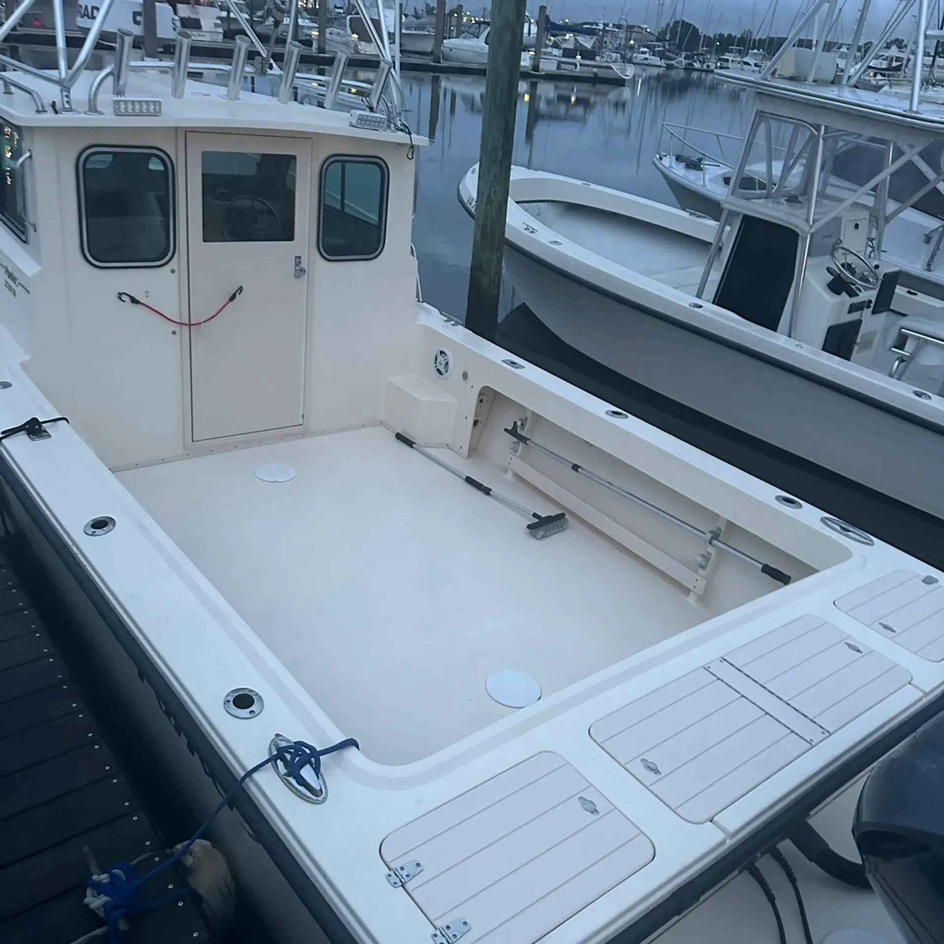 23 Ft Parker pilot house / Cobia Tower