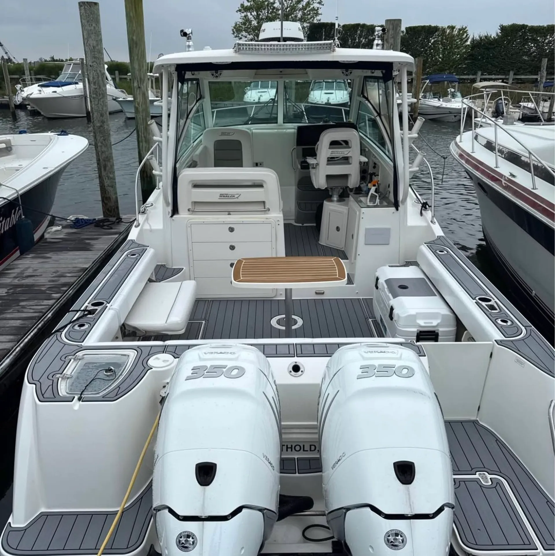 Boston Whaler 315 Conquest w/2-300CXL DTS Verado in Southold, NY — photo 6