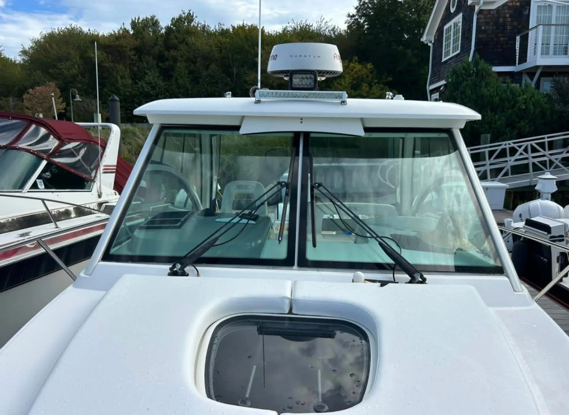 Boston Whaler 315 Conquest w/2-300CXL DTS Verado in Southold, NY — photo 5