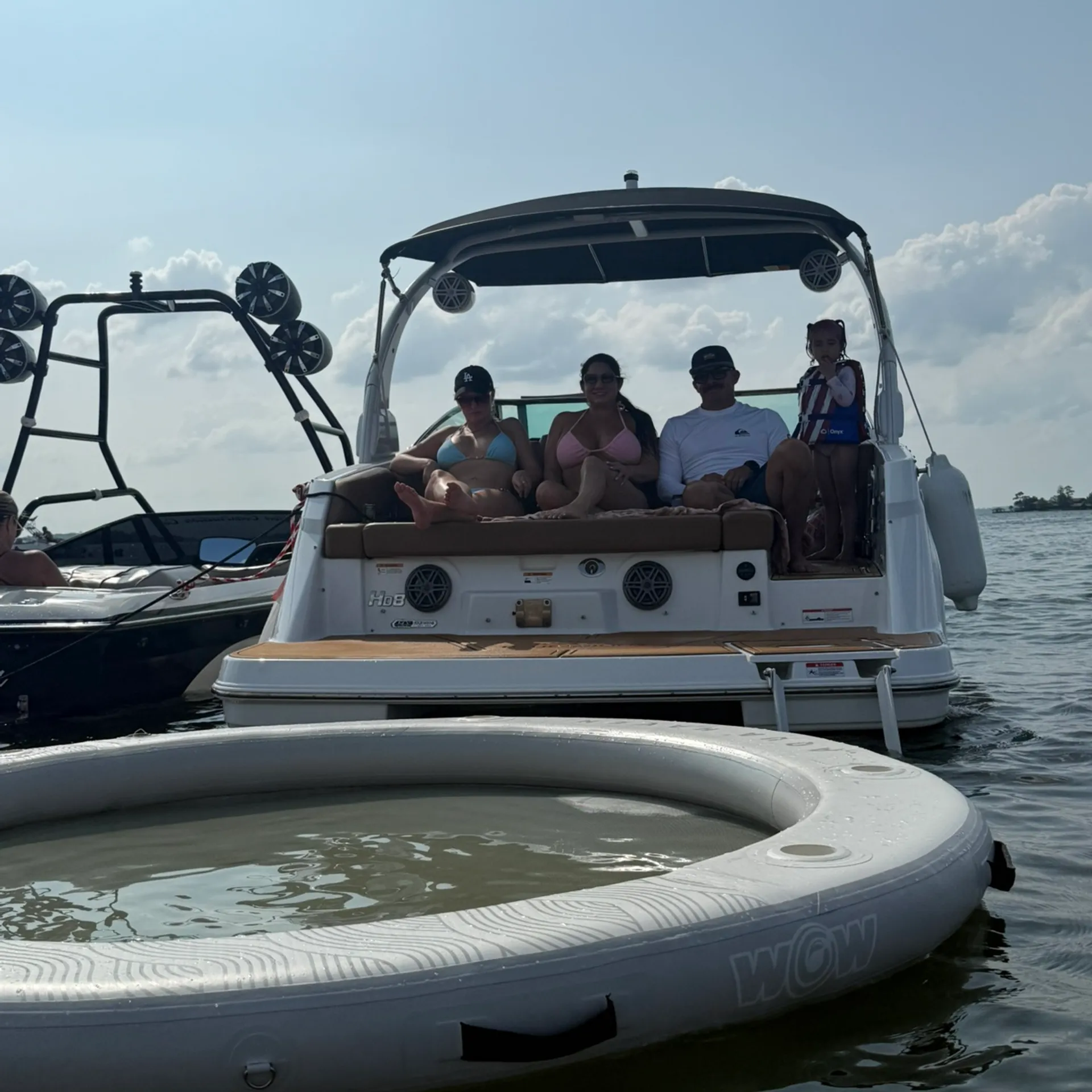 Brand New 2025 Four Winns HD8 with captain and host included 