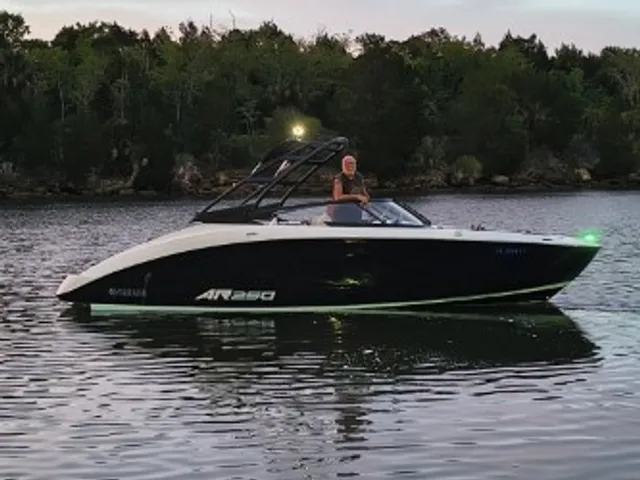 Rent a YAMAHA bow rider in Beverly Hills, FL near me