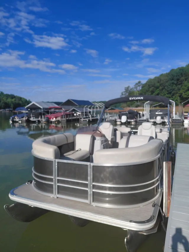 Rent a SYLVAN MARINE pontoon in Fair Play, SC near me