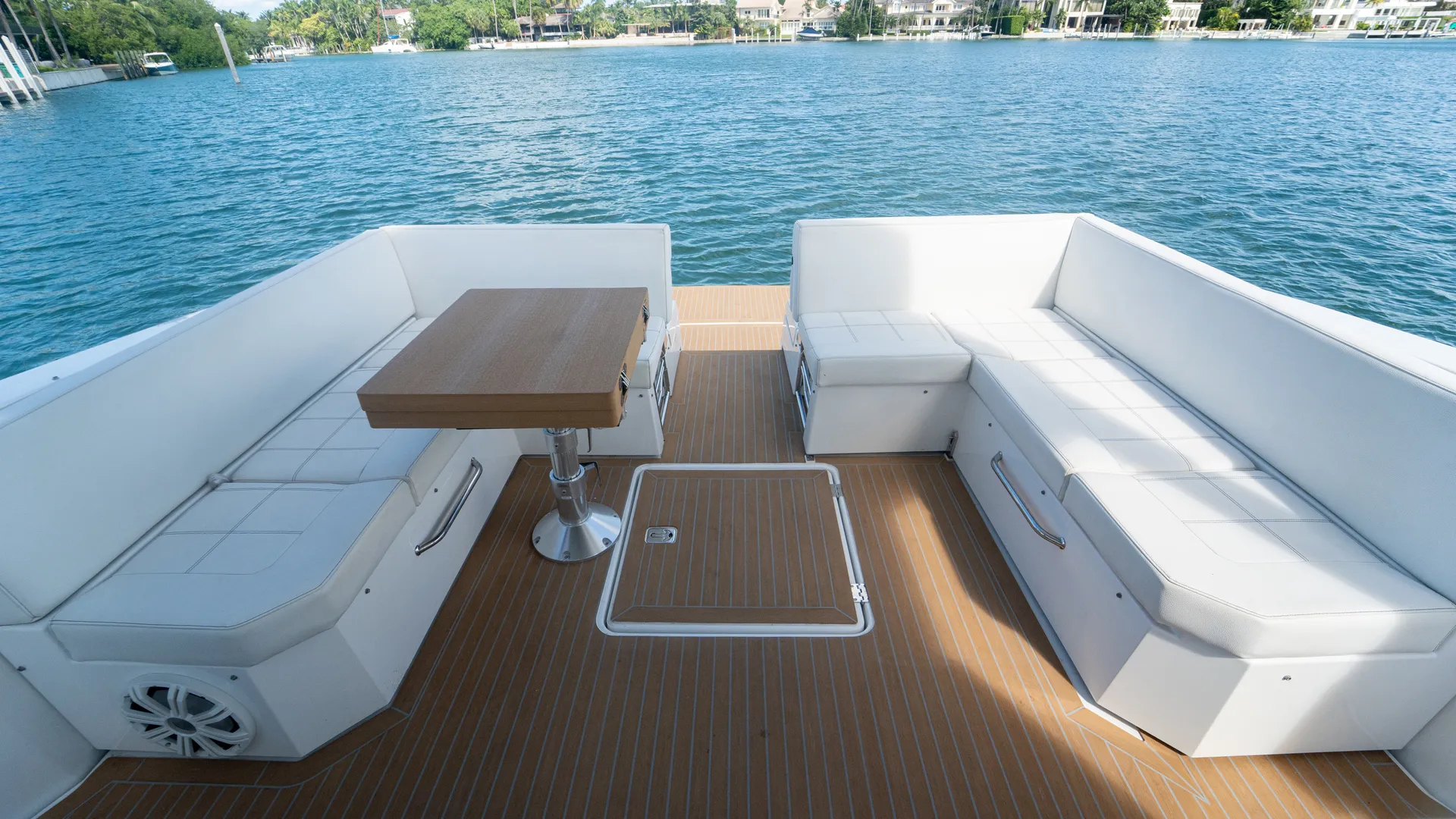 CRUISERS YACHTS 390 EXPRESS COUPE JOYSTICK in Miami, FL — photo 7