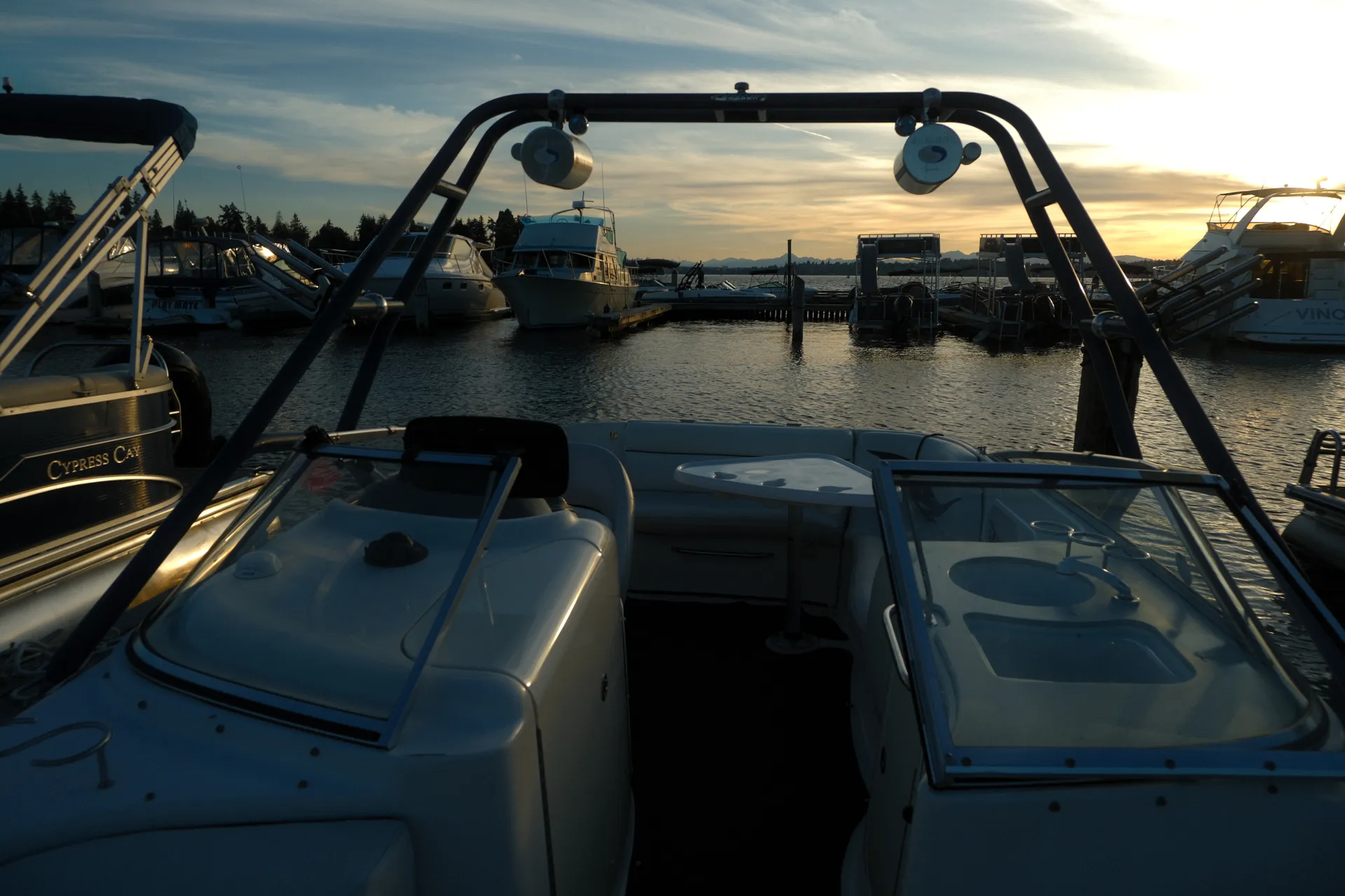 Explore Lake Washington in Our SeaSwirl 237 Sundeck