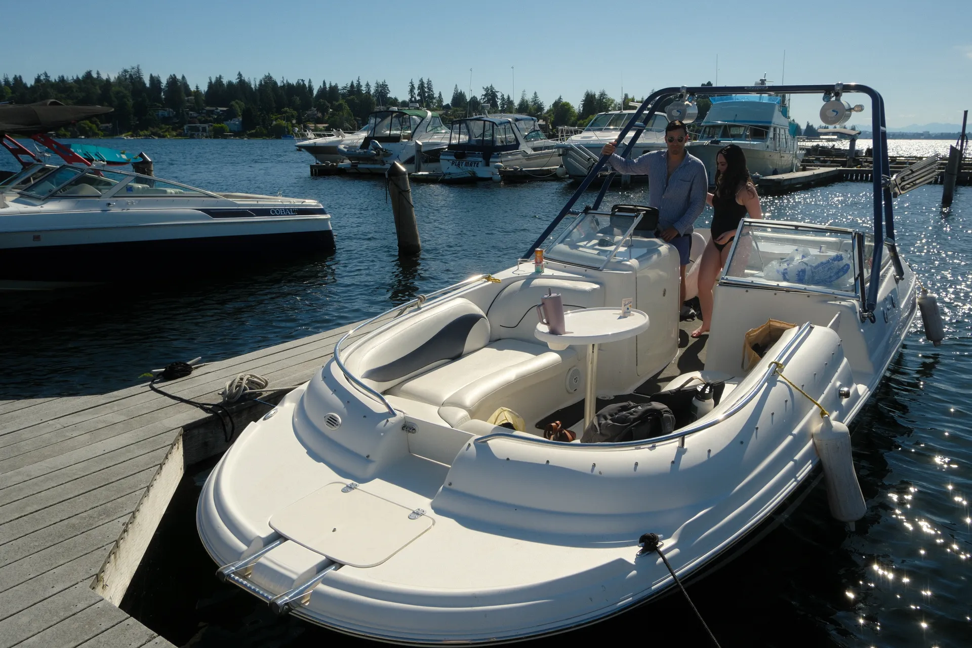 Explore Lake Washington in Our SeaSwirl 237 Sundeck