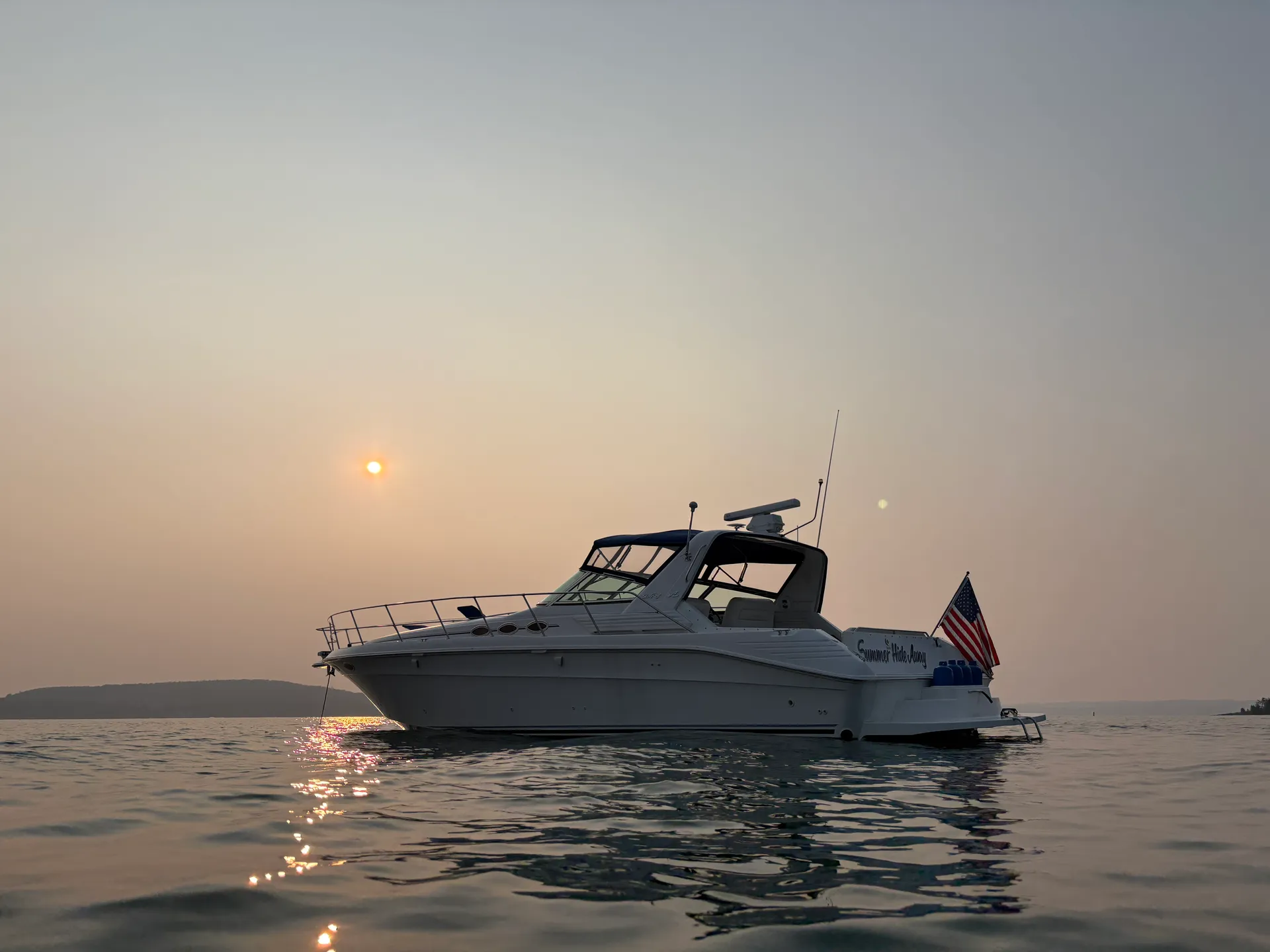 Sea Ray Boats 400 Express Cruiser in Boyne City, MI — photo 8