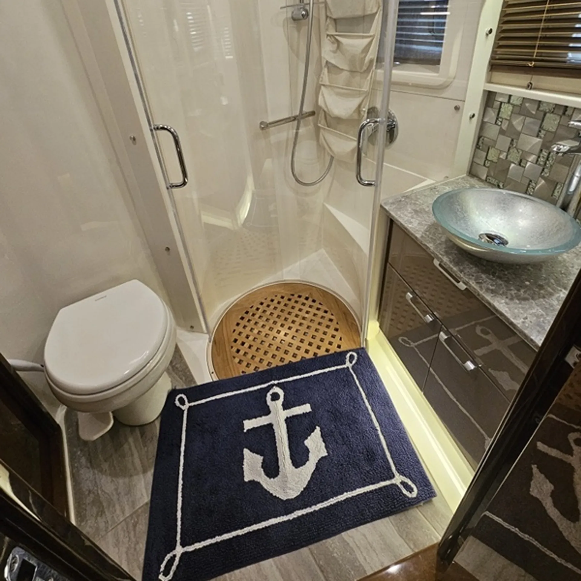 2019 Sea Ray 520 Sundancer | Luxury Yacht Charter