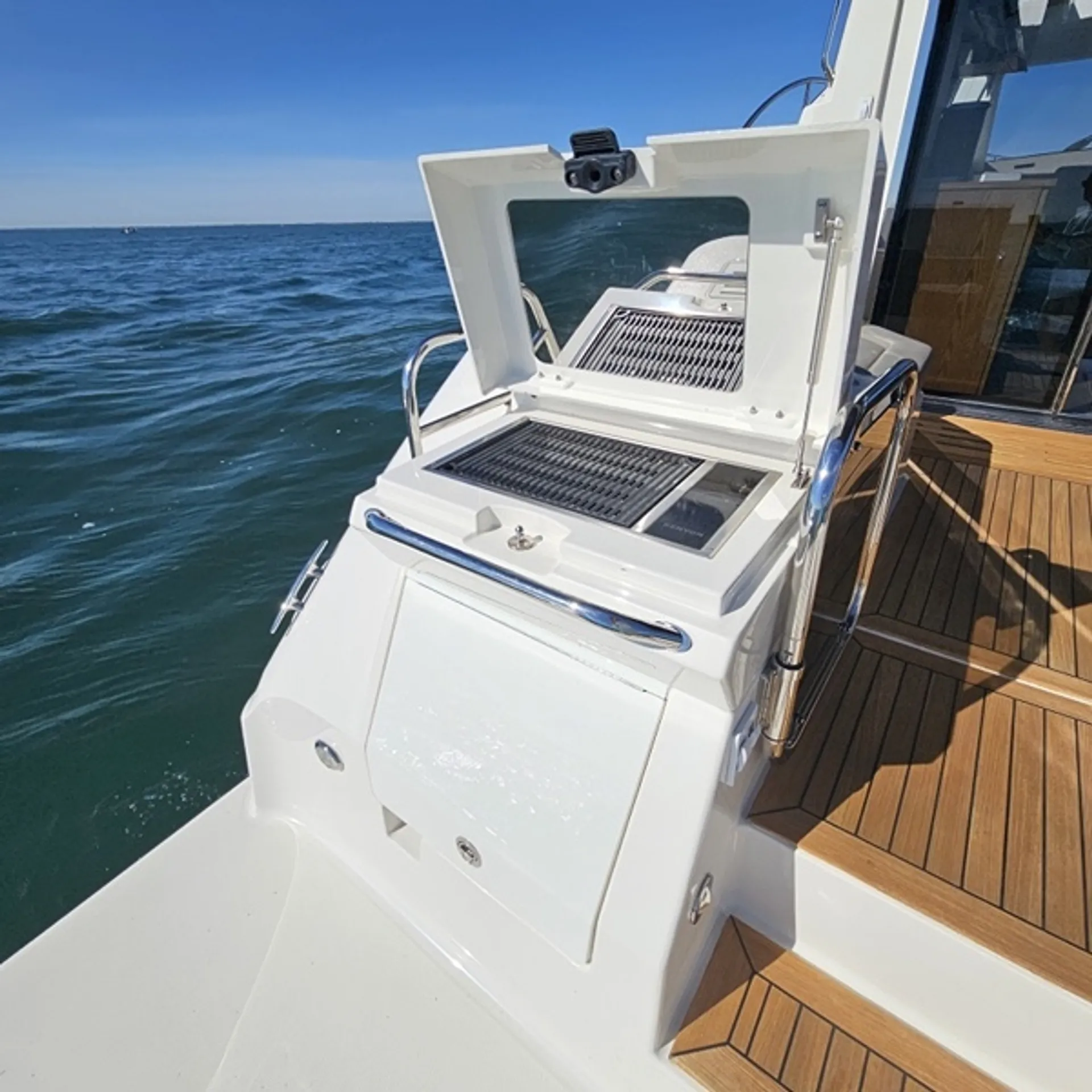 SEA RAY BOATS SUNDANCER 520 in Fort Pierce, FL — photo 10