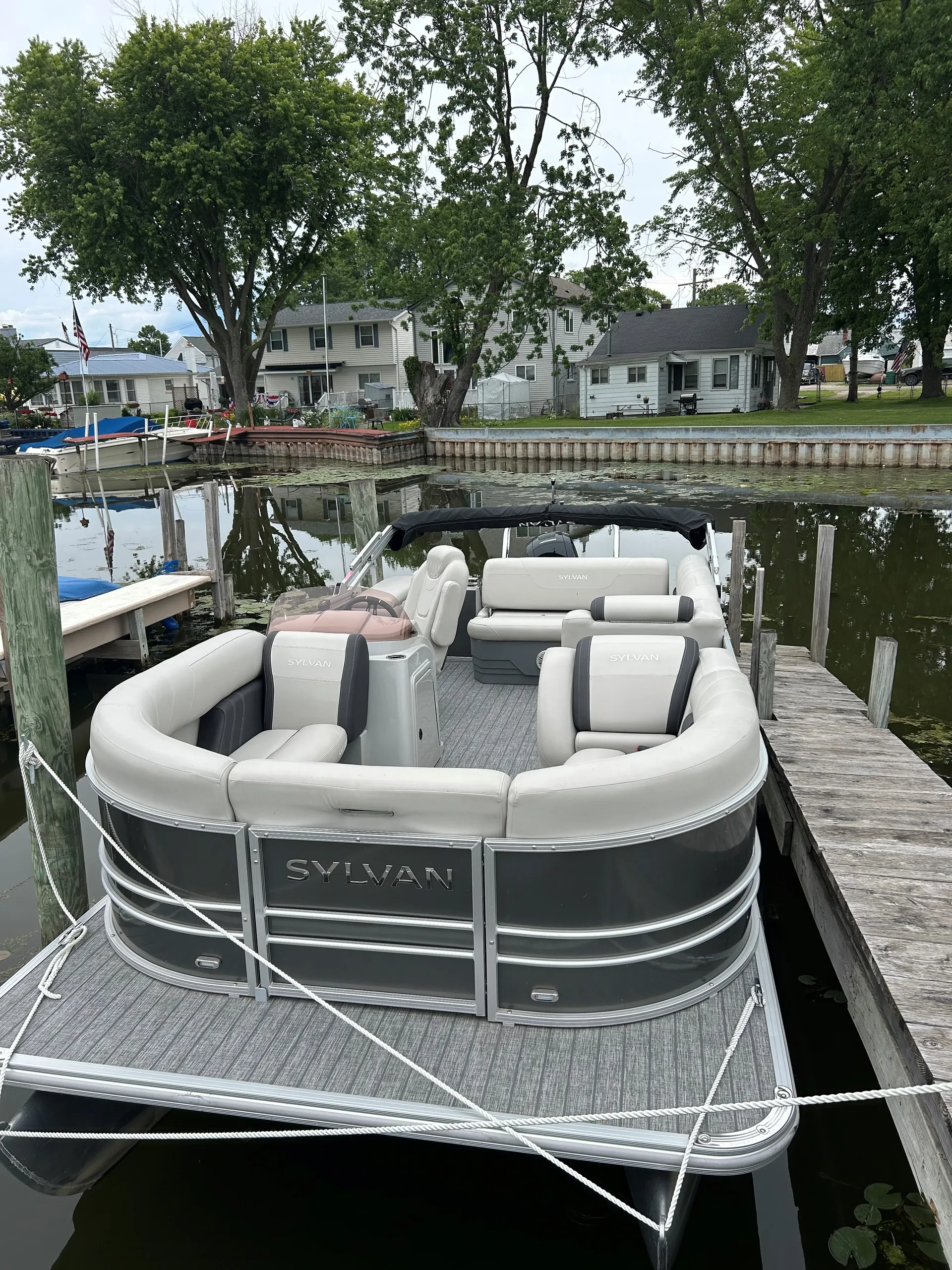 SYLVAN MARINE 8520 MIRAGE LZ in Harrison Township, MI