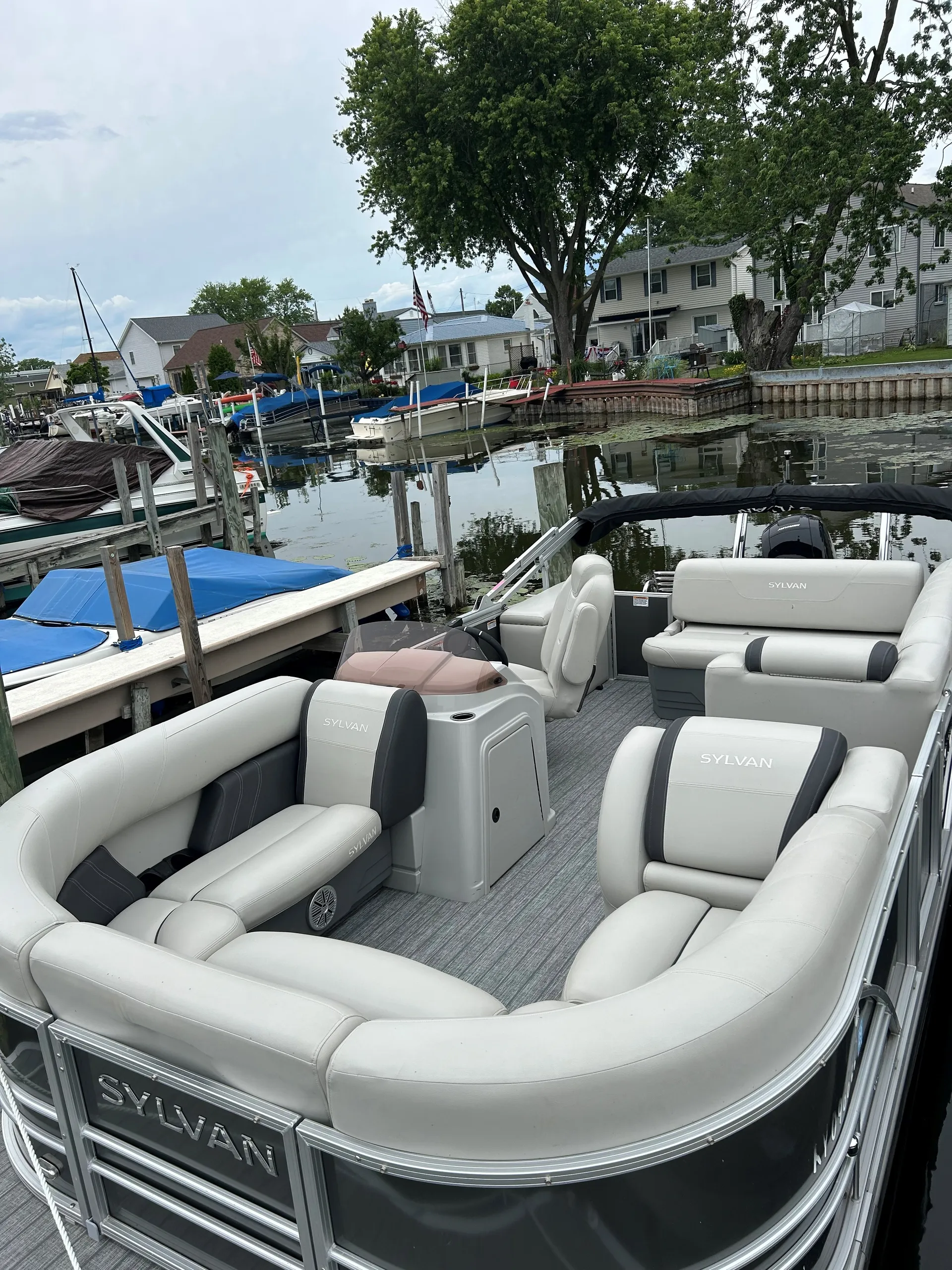 SYLVAN MARINE 8520 MIRAGE LZ in Harrison Township, MI — photo 2