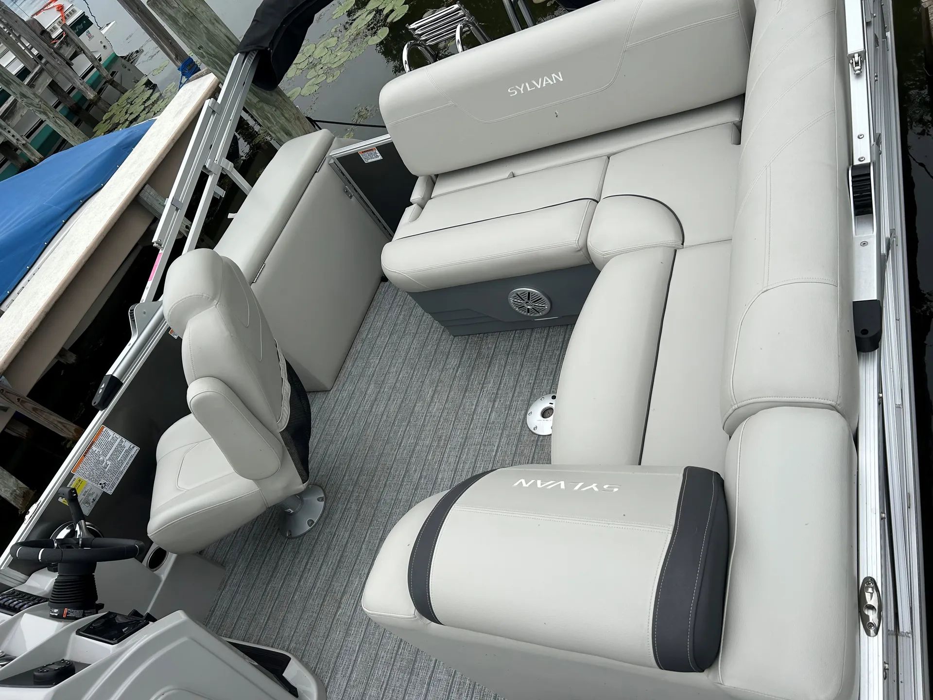 SYLVAN MARINE 8520 MIRAGE LZ in Harrison Township, MI — photo 3