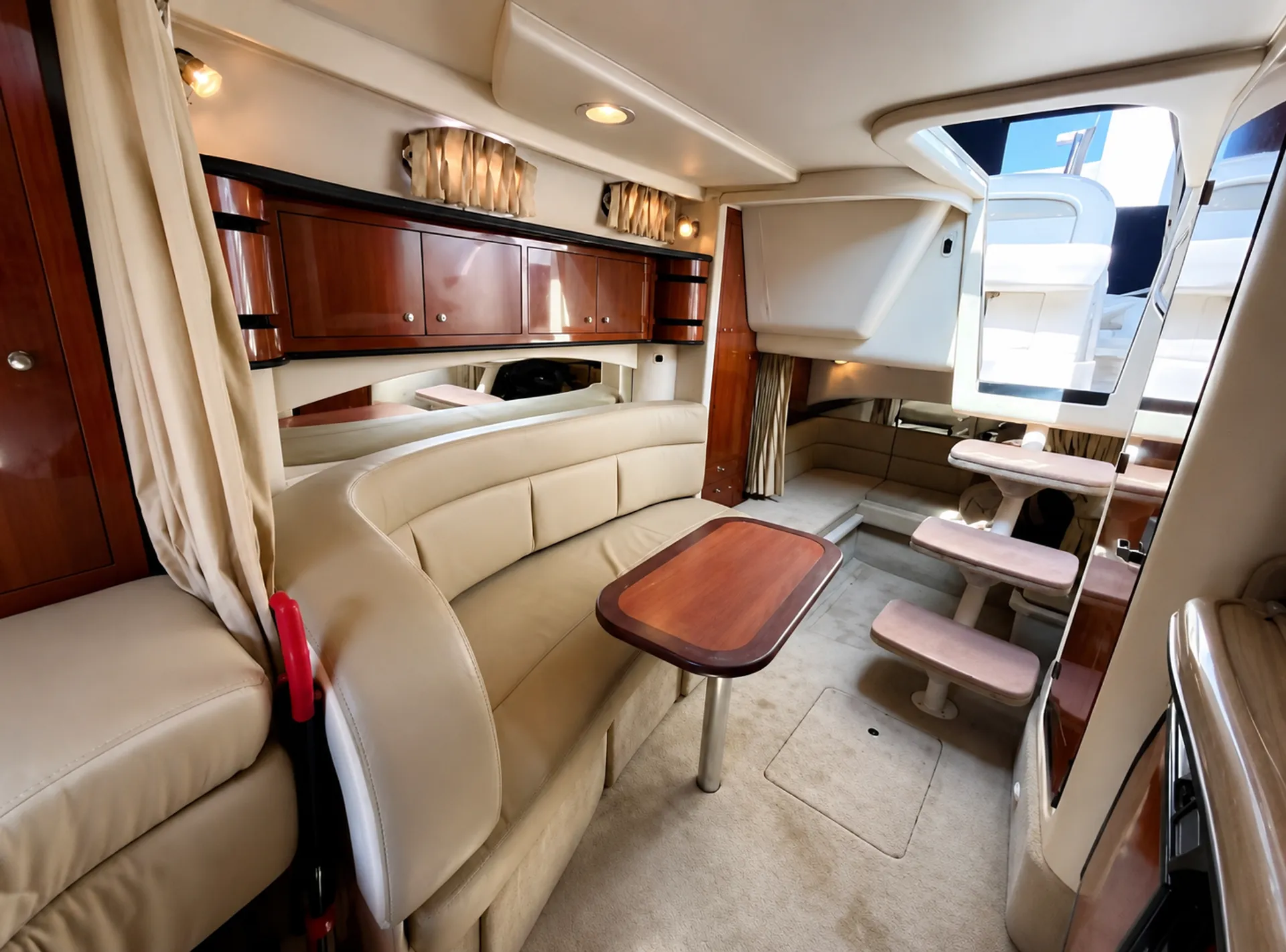 Sea Ray Boats 300 DA in Washington, DC — photo 2