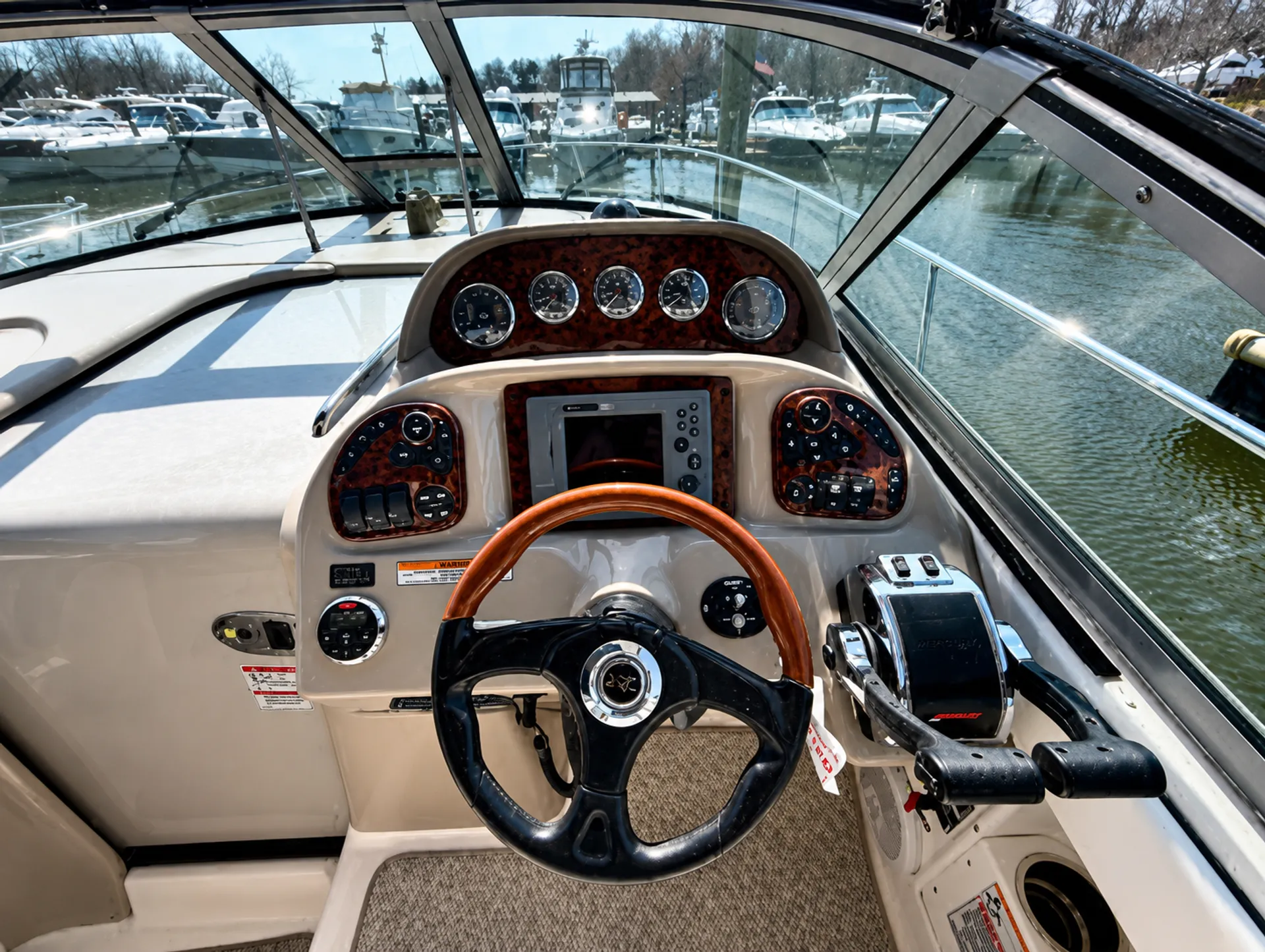 Sea Ray Boats 300 DA in Washington, DC — photo 5