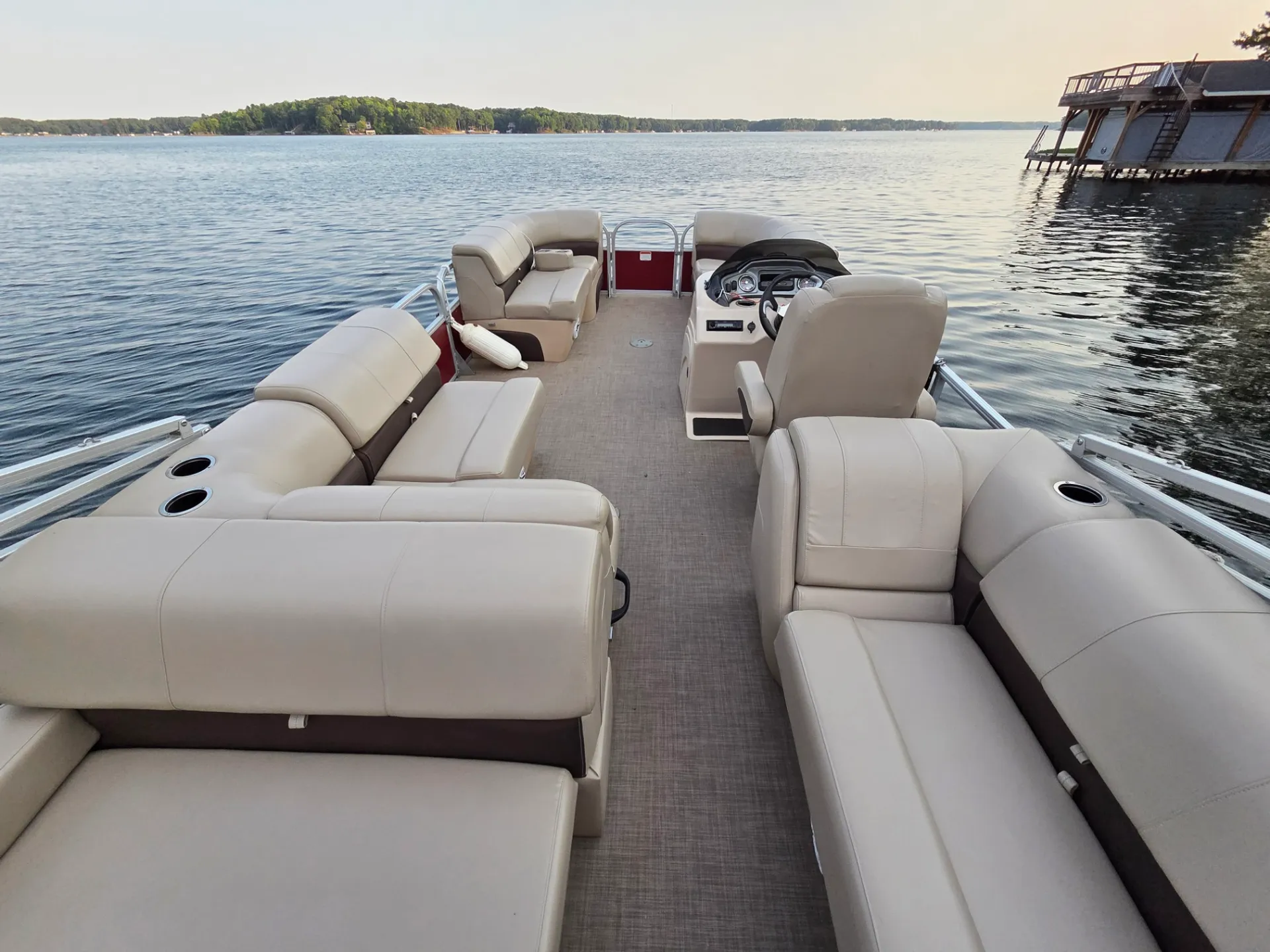 SUN TRACKER PARTY BARGE 24 DLX in Henrico, NC — photo 4