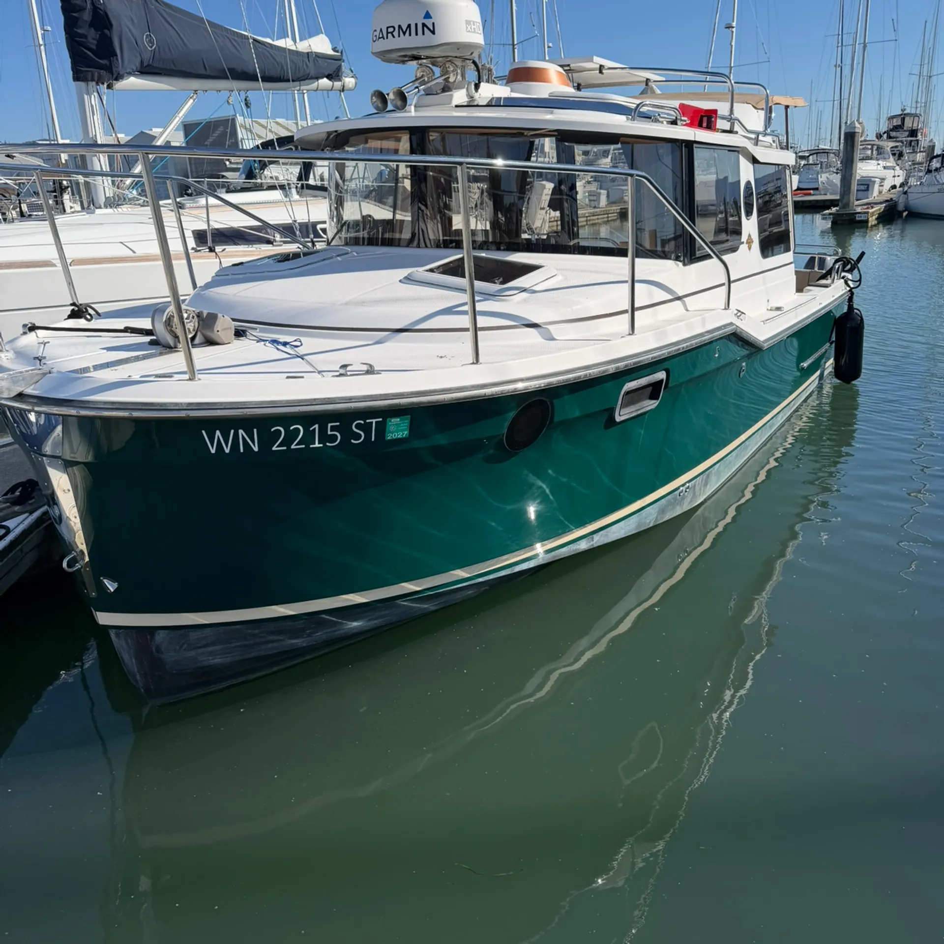 2021 Ranger Tug R-23 | Perfect for Island Hopping & Overnight Geta