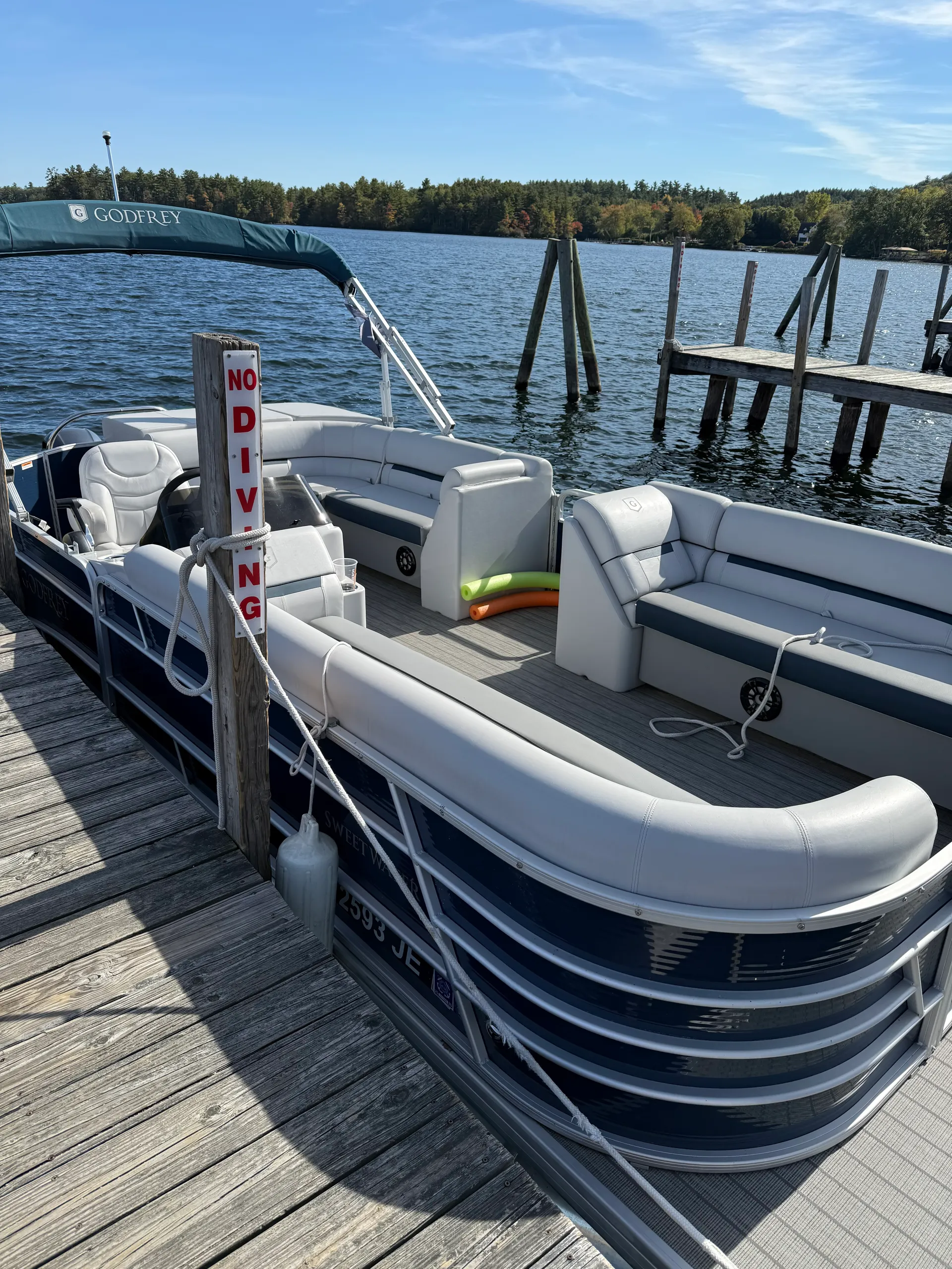 GODFREY MARINE SWEETWATER 2286 C in Meredith, NH — photo 2