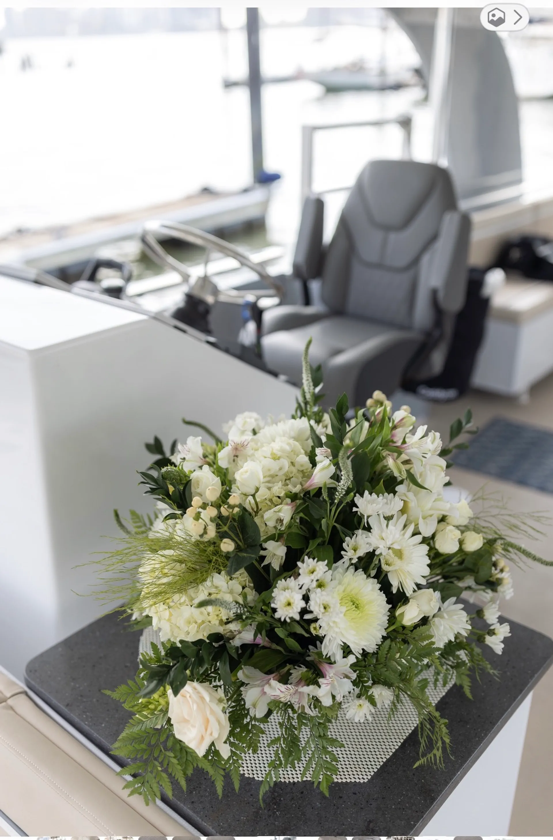 NEW!! CUSTOM LUXURY YACHT- UPSCALE LOUNGE- 30 PASS- FEMALE OWNED