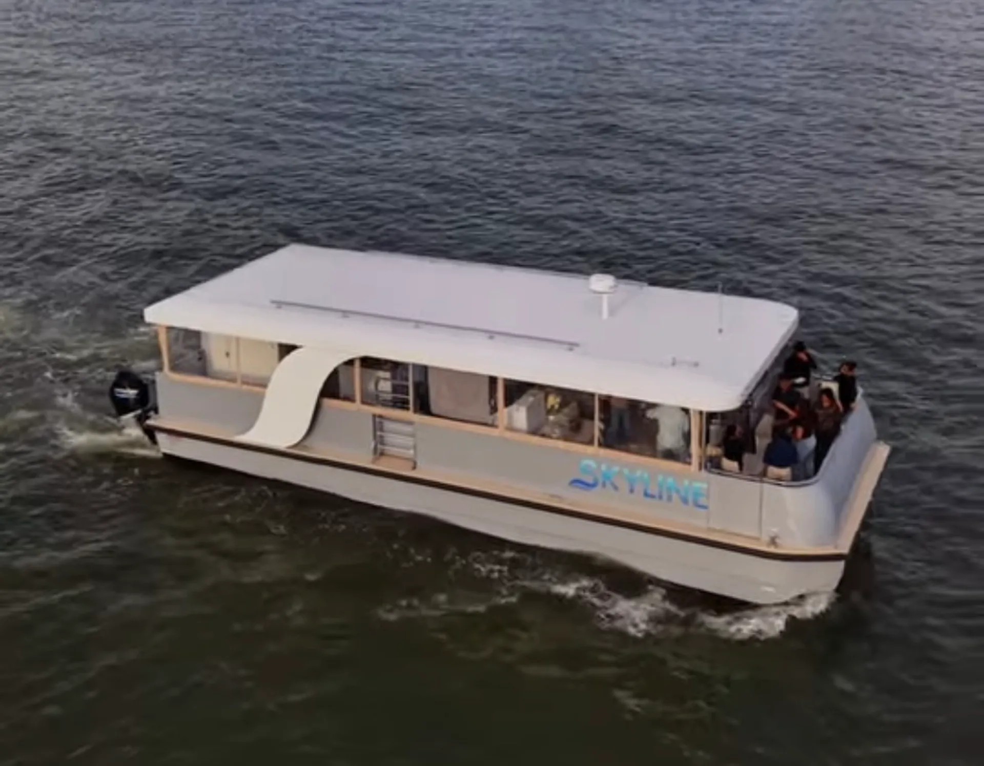 NEW!! CUSTOM LUXURY YACHT- UPSCALE LOUNGE- 30 PASS- FEMALE OWNED