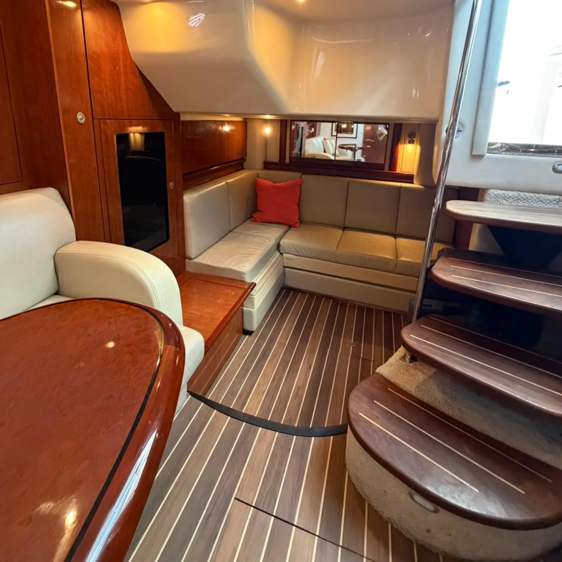 Sea Ray 39 Sundancer Yacht Cruise on Lake Michigan, Chicago  