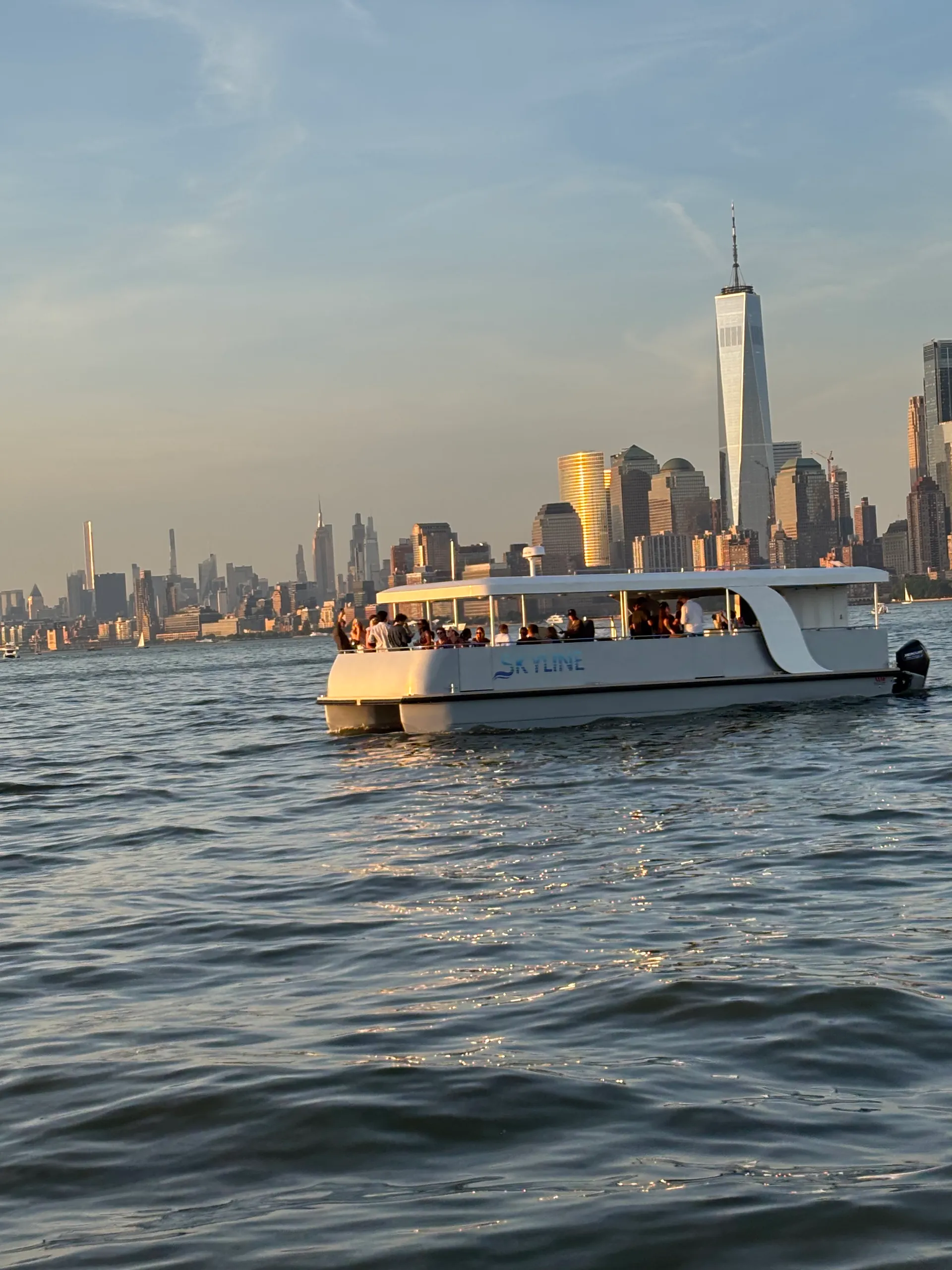 NEW!! CUSTOM LUXURY YACHT- UPSCALE LOUNGE- 30 PASS- FEMALE OWNED