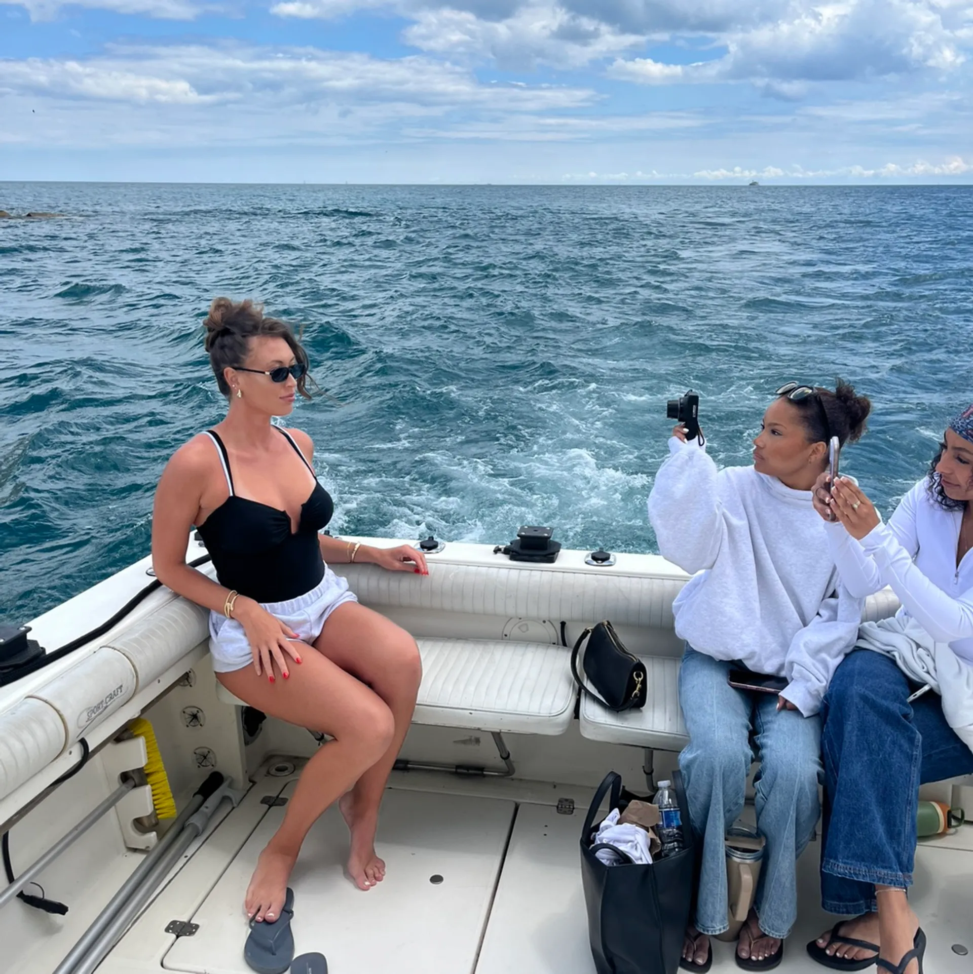Luxury Boat With the Amenities Down Below and a Great Party Boat  