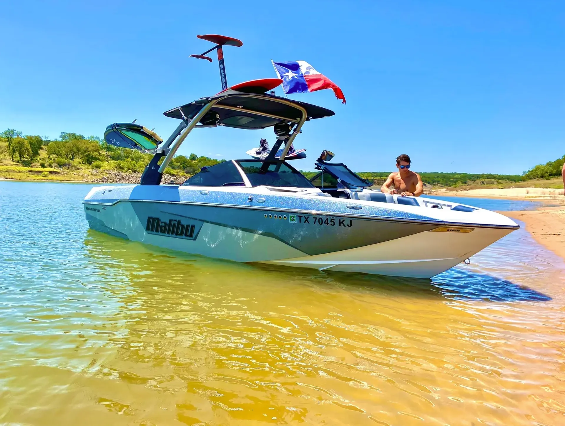 MALIBU BOATS WAKESETTER 25 LSV in Austin, TX