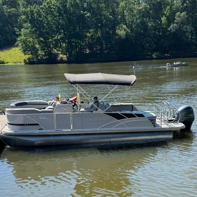 Rent a SYLVAN MARINE pontoon in Mount Gilead, NC near me