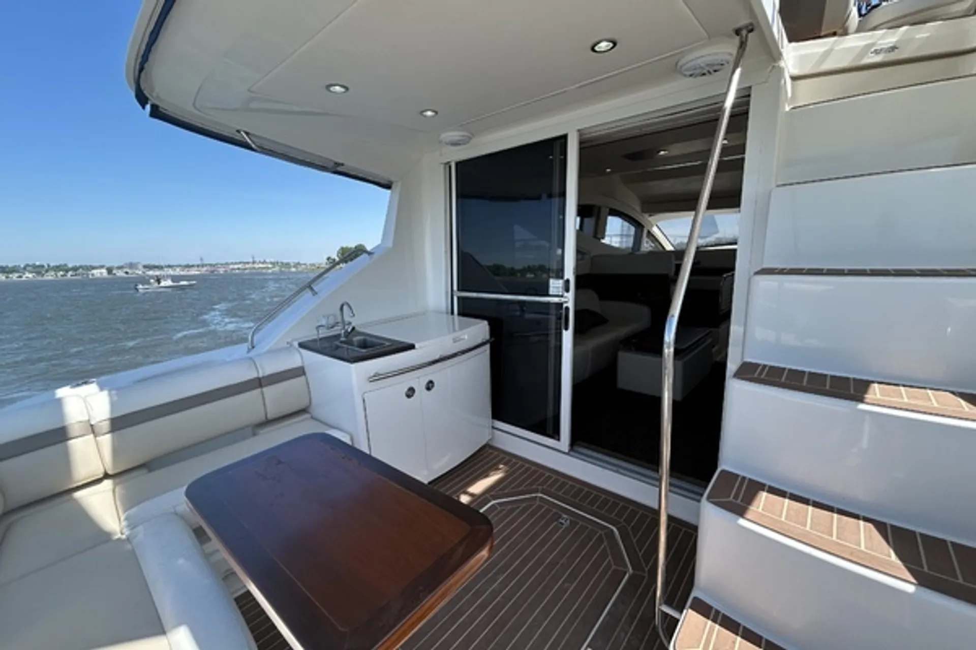 SEA RAY BOATS 450 SEDAN BRIDGE in Miami, FL — photo 3